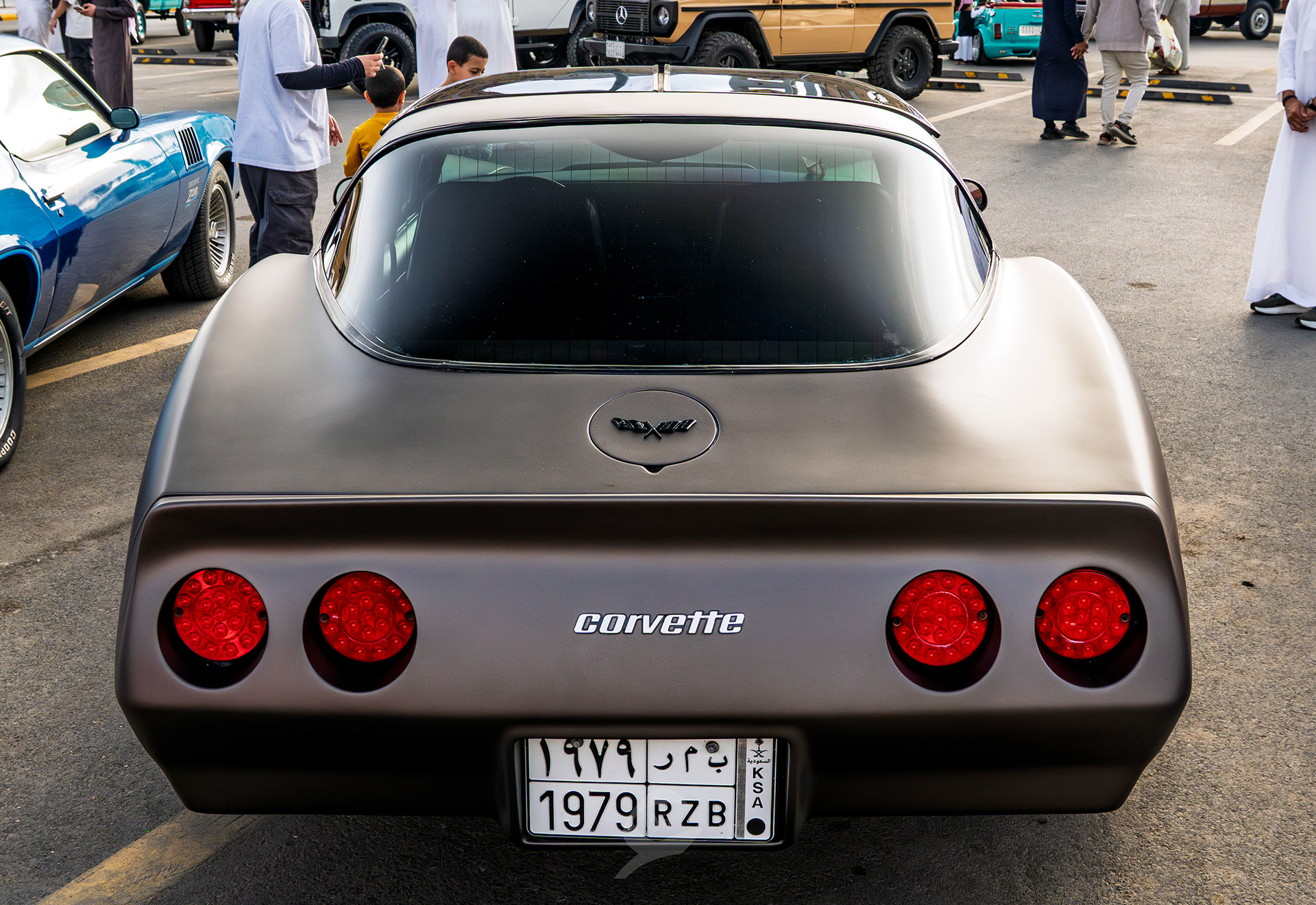 SEVEN CAR LOUNGE CLASSIC CARS MEET