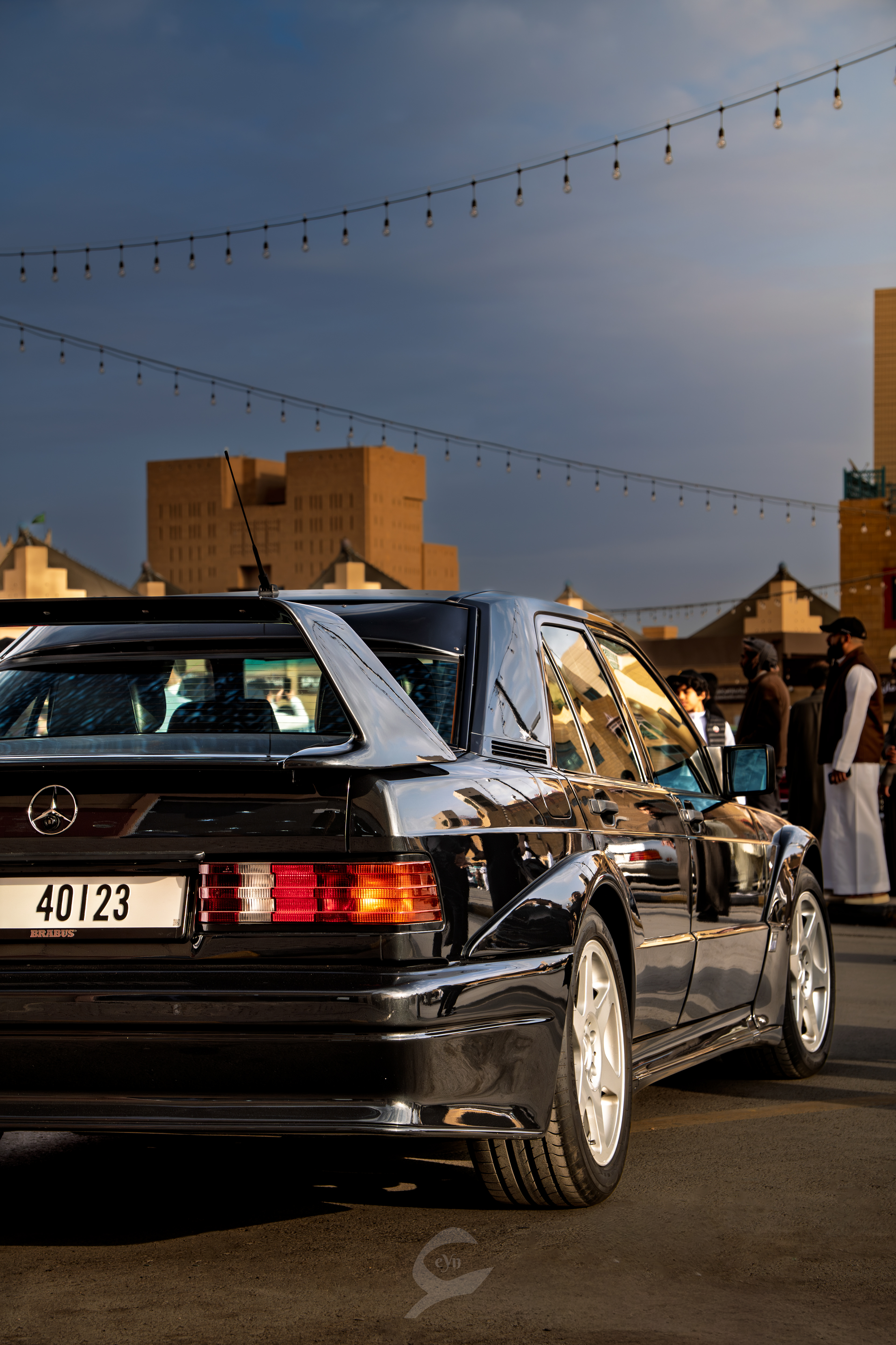 SEVEN CAR LOUNGE CLASSIC CARS MEET