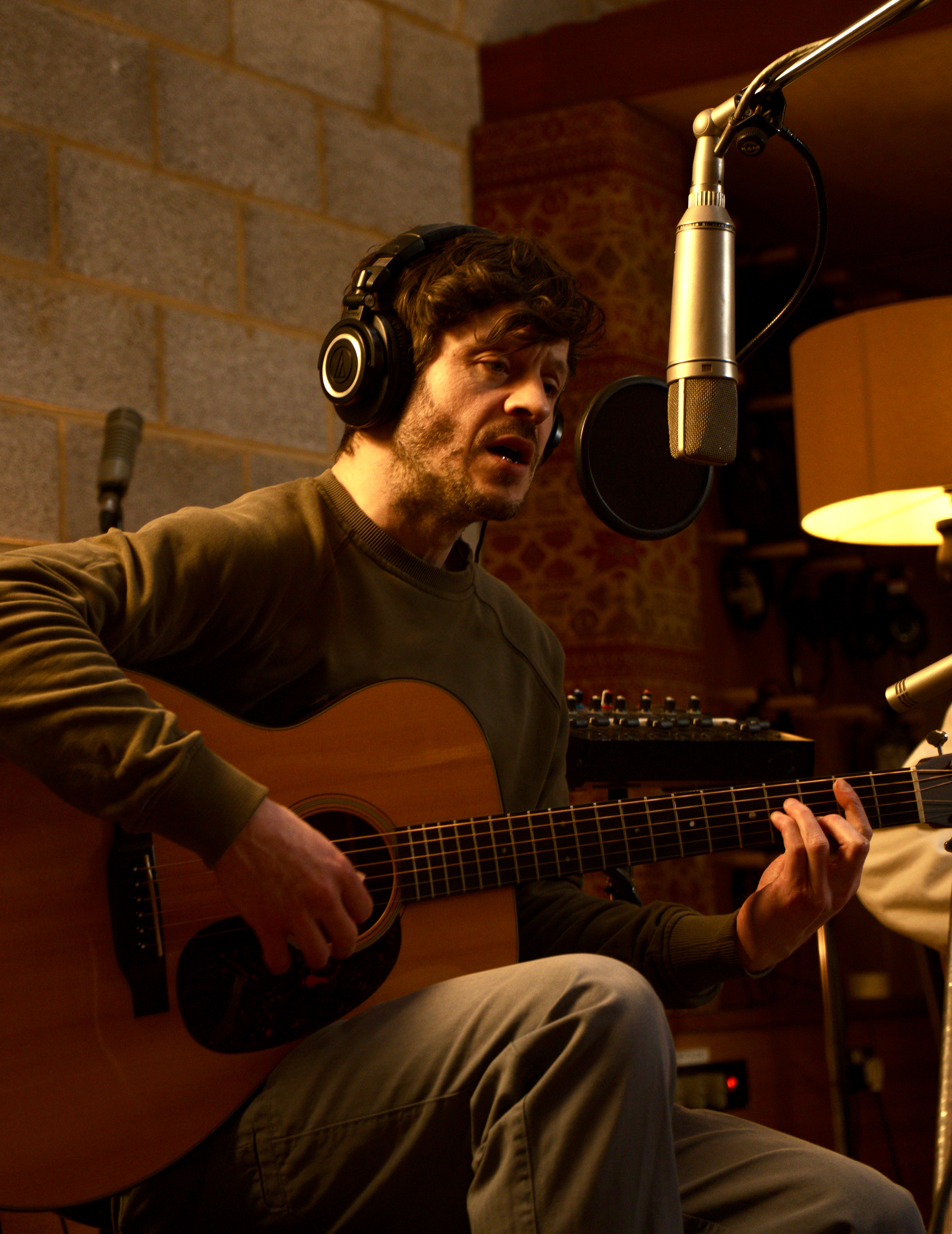 Iwan Rheon - studio session - 2025