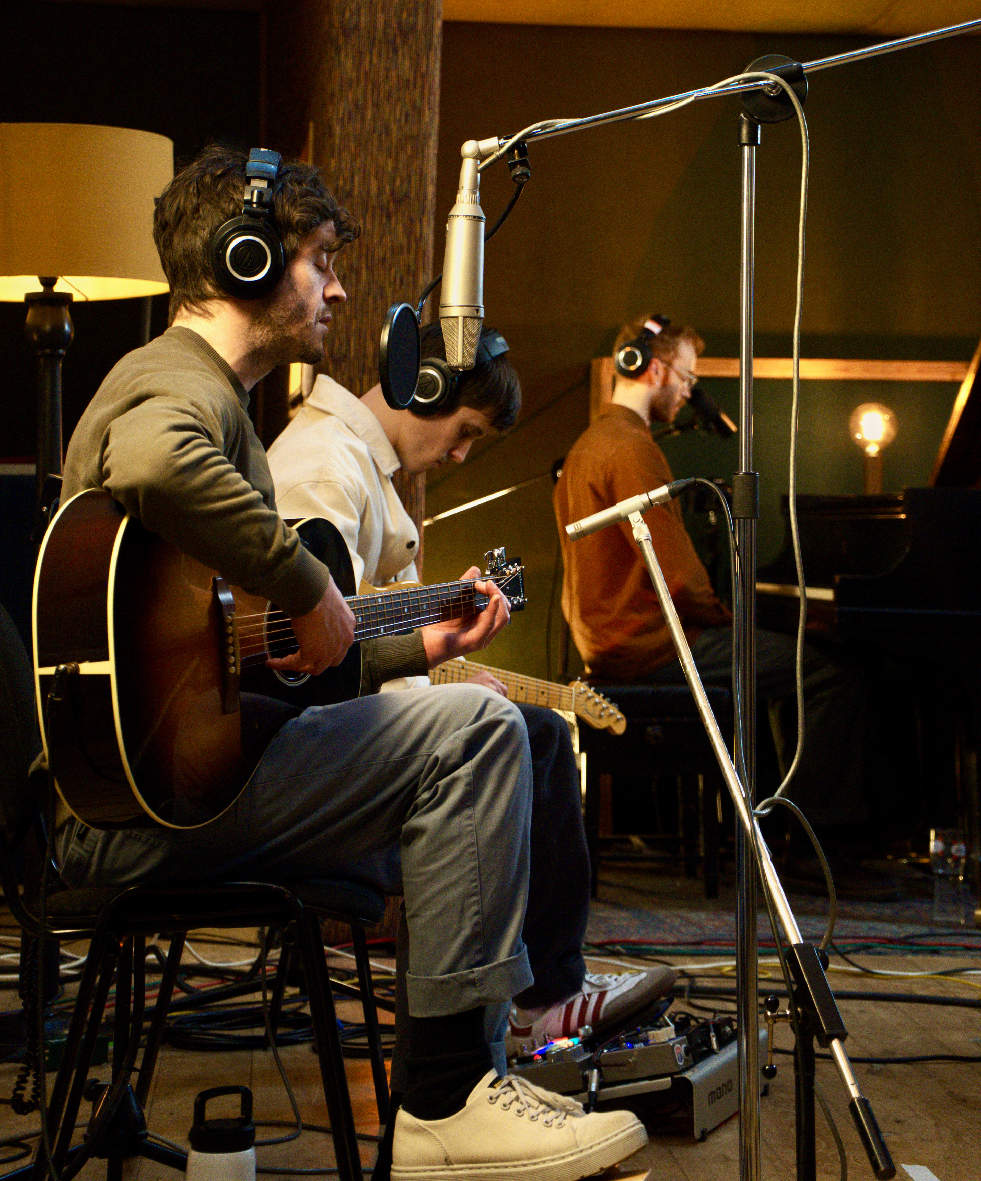 Iwan Rheon - studio session - 2025