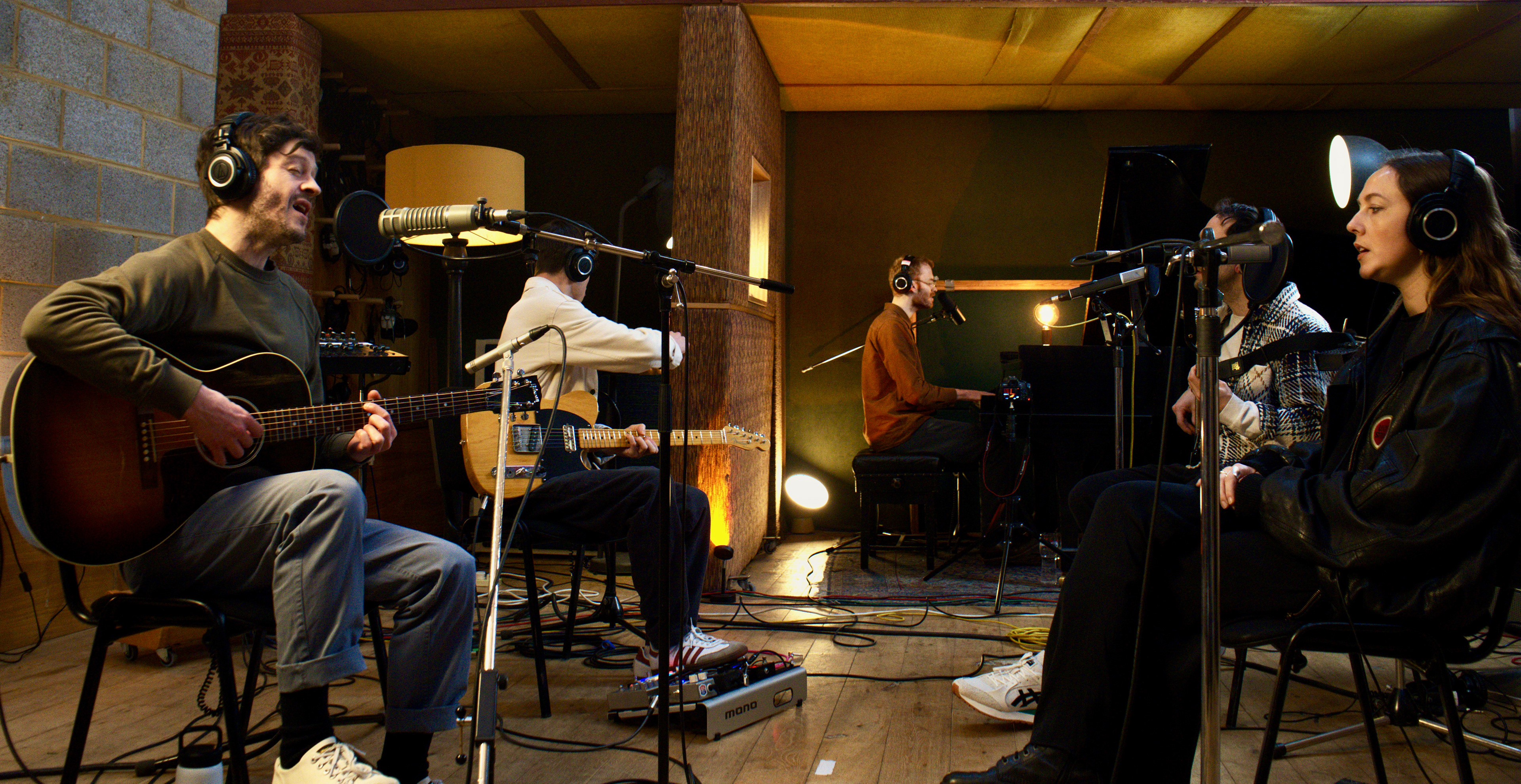 Iwan Rheon - studio session - 2025