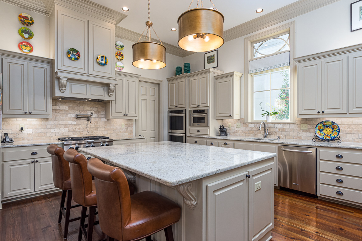 Carrie's Orchard Drive Kitchen
