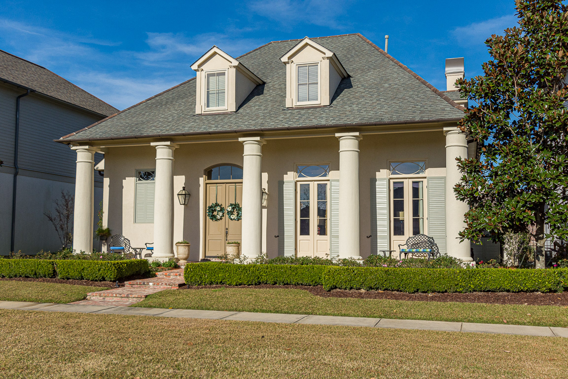 Carrie's Orchard Drive Front View