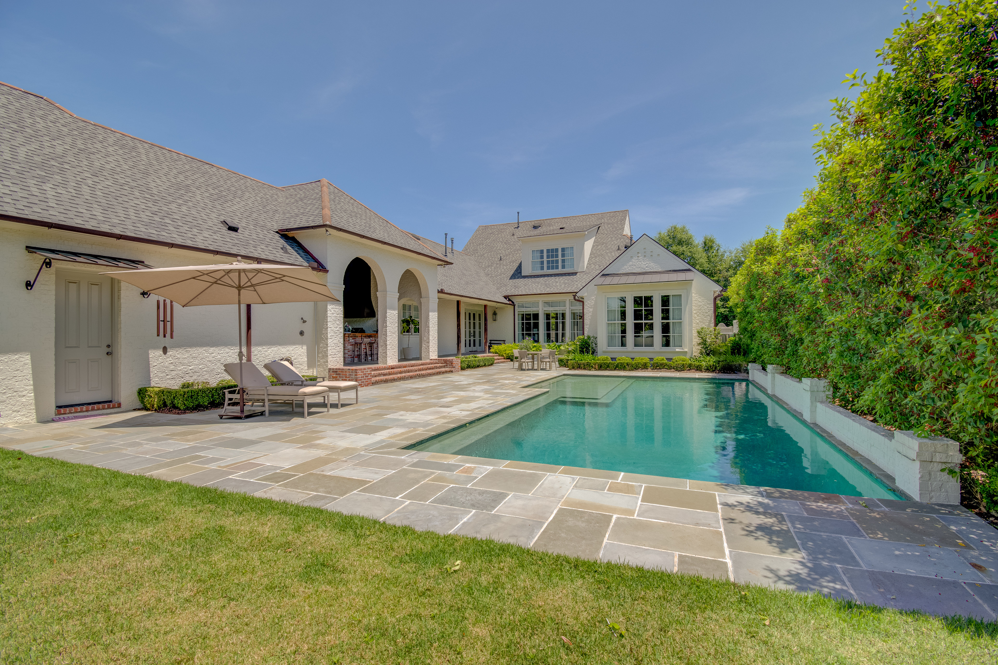 Oak Estates Lane Pool/Patio