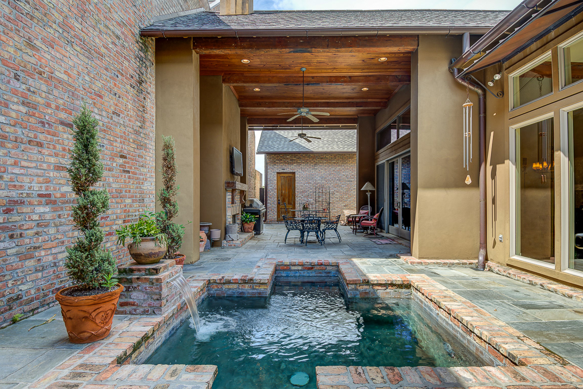 Patio/Pool