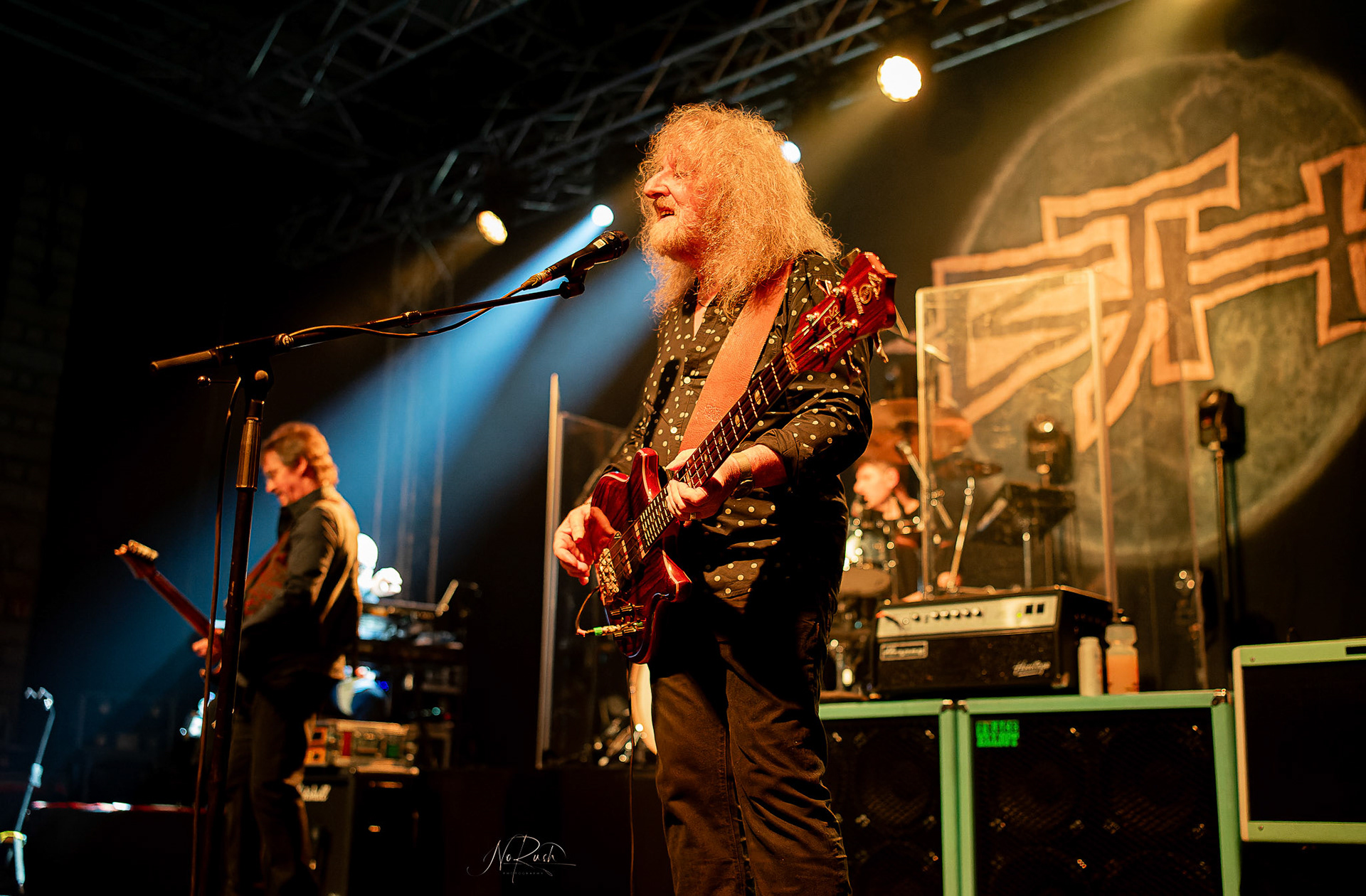 Barclay James Harvest feat. Les Holroyd