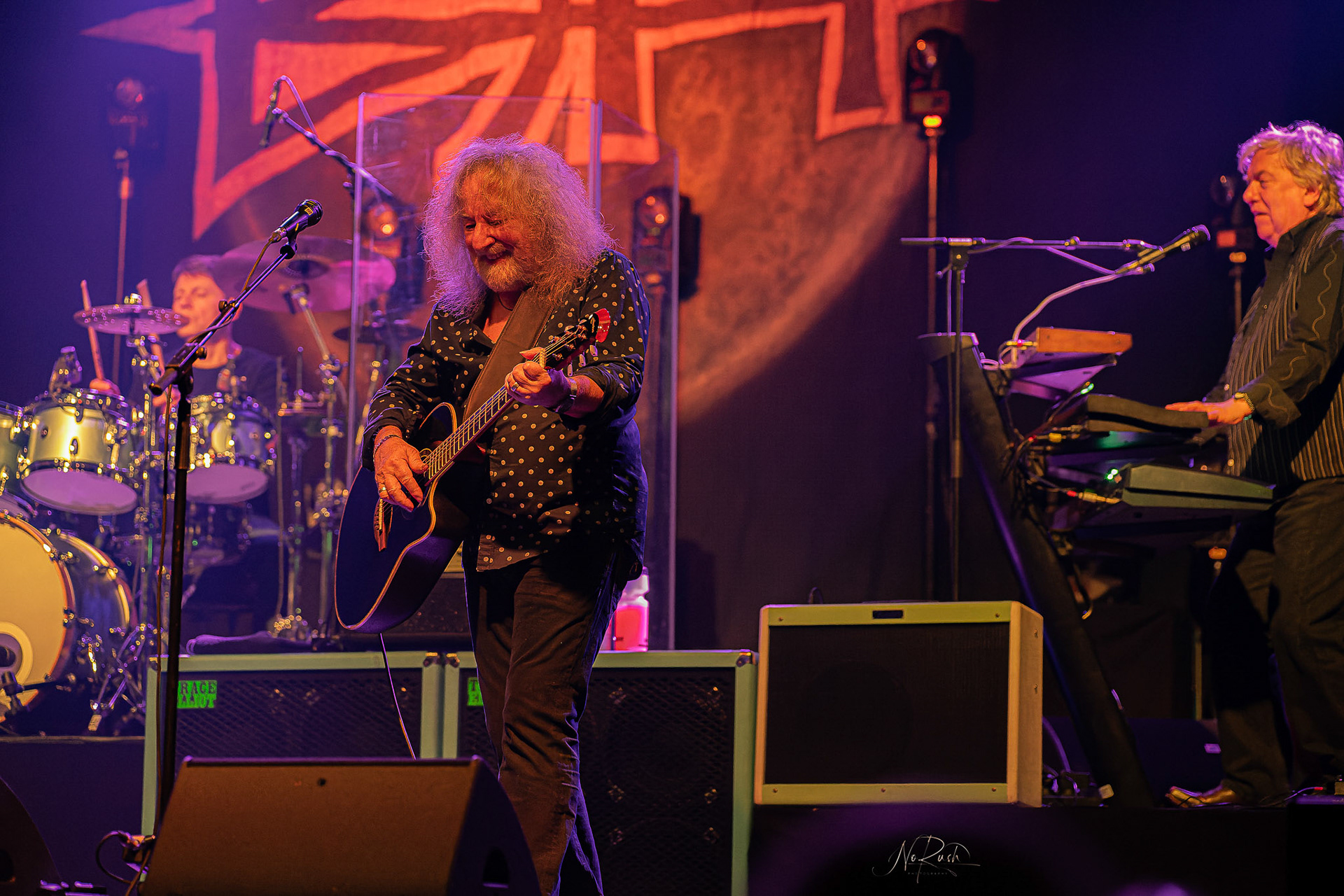 Barclay James Harvest feat. Les Holroyd