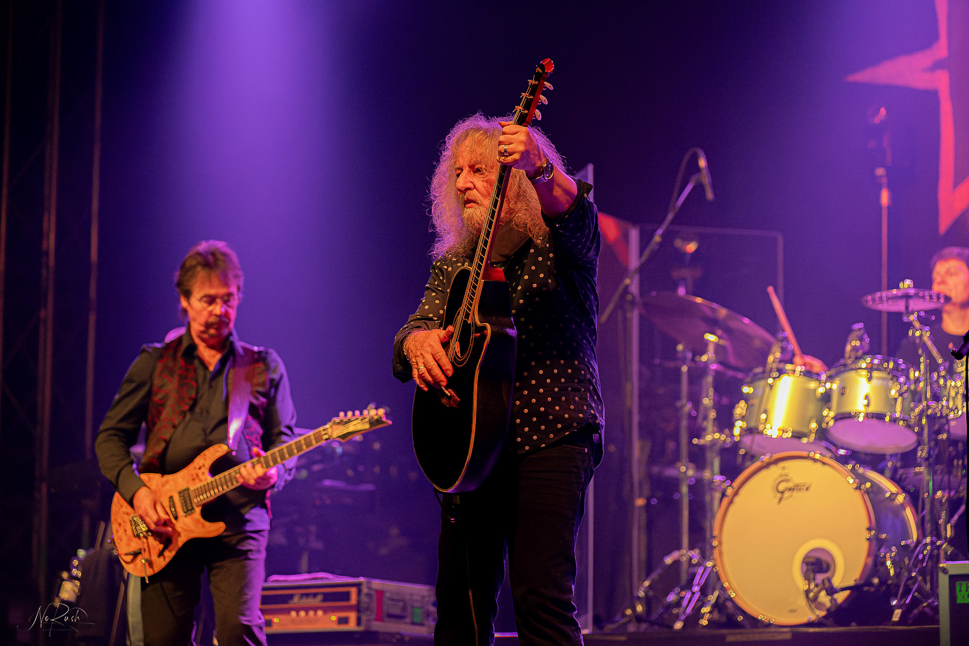 Barclay James Harvest feat. Les Holroyd