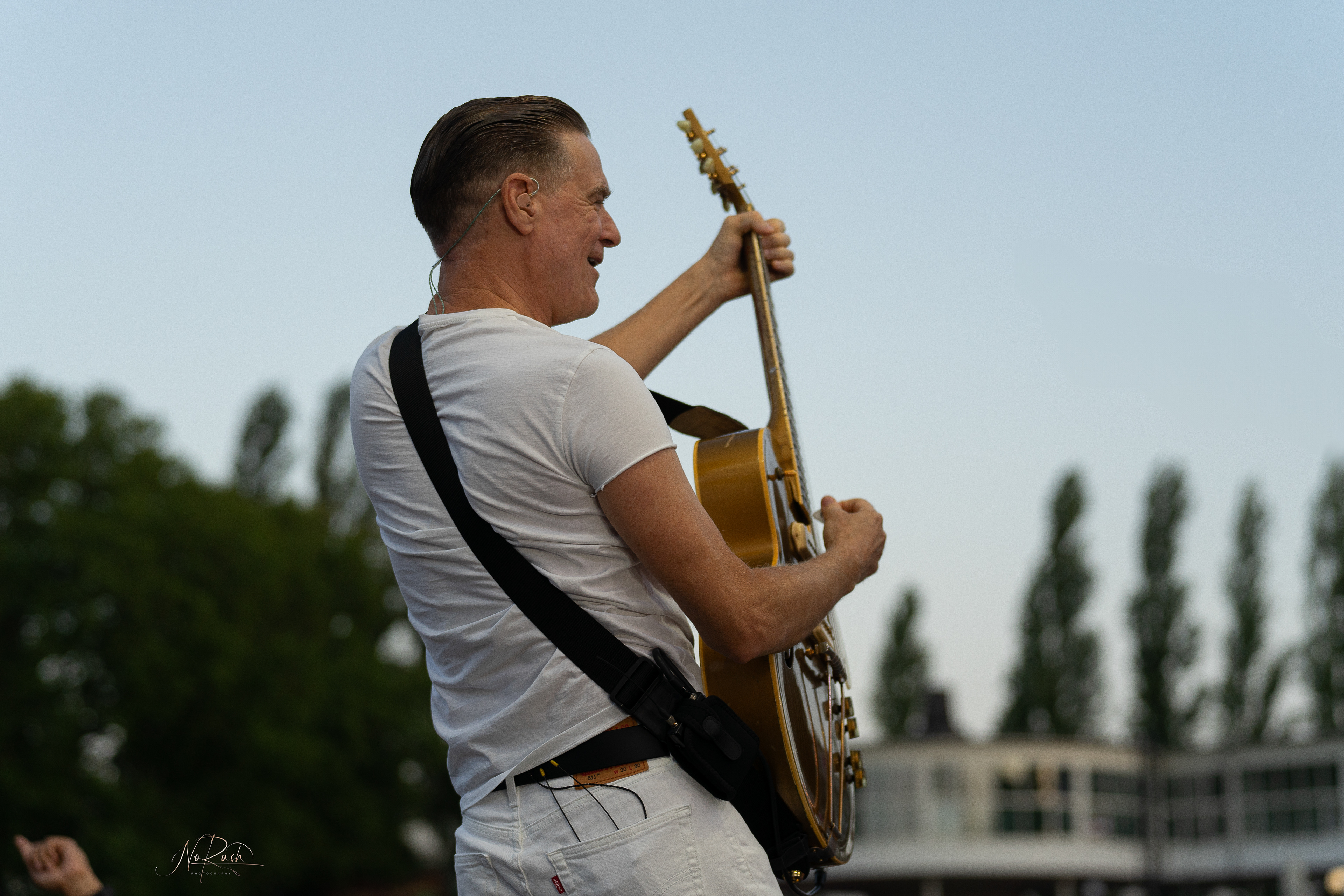 Bryan Adams 21