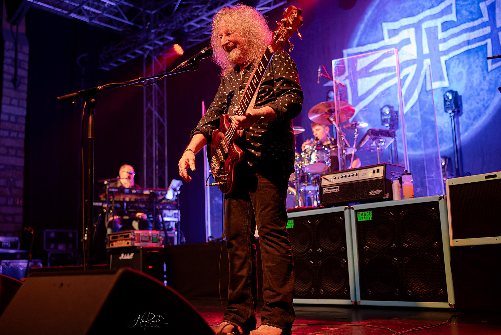 Barclay James Harvest feat. Les Holroyd