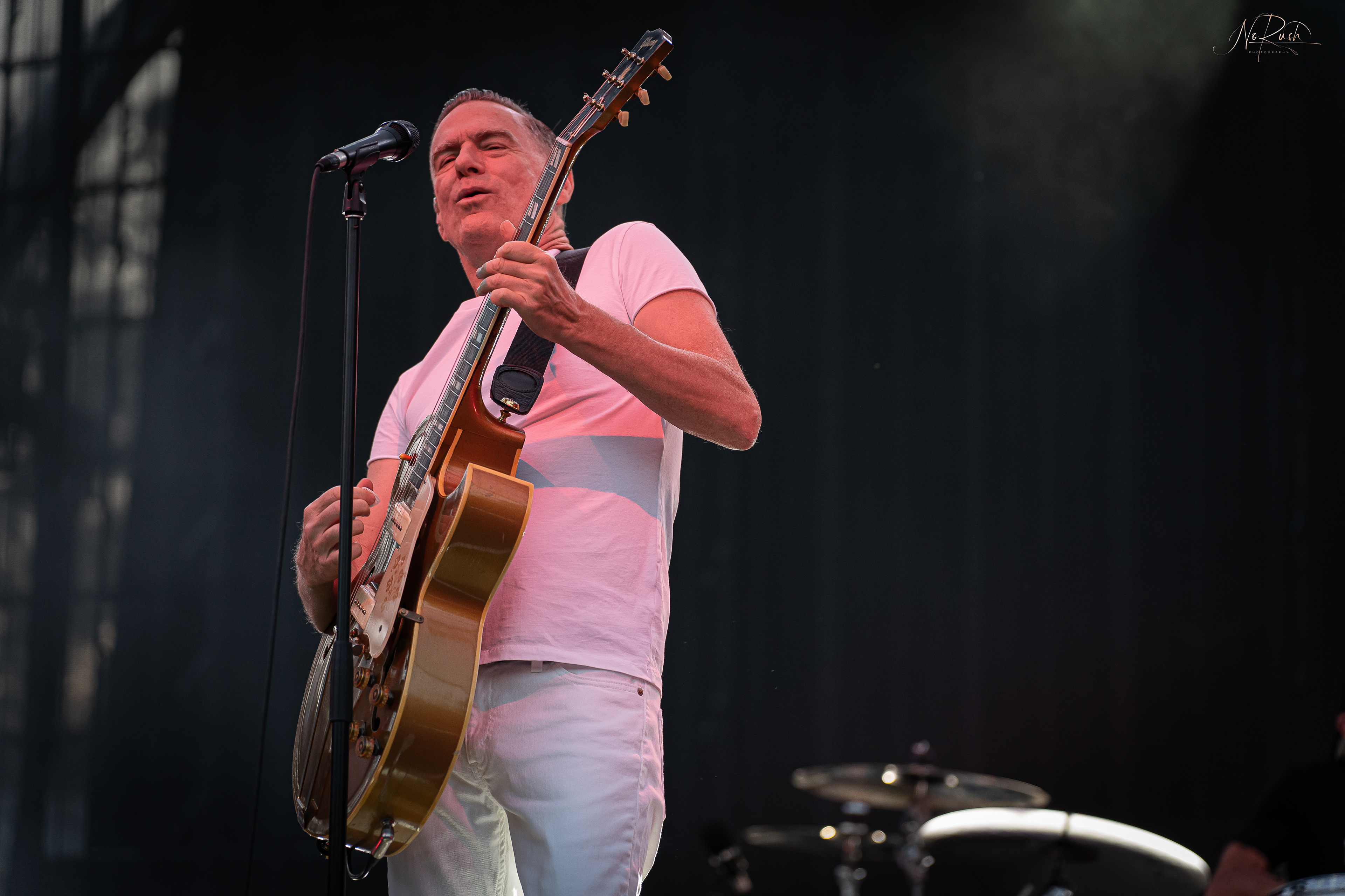 Bryan Adams 18