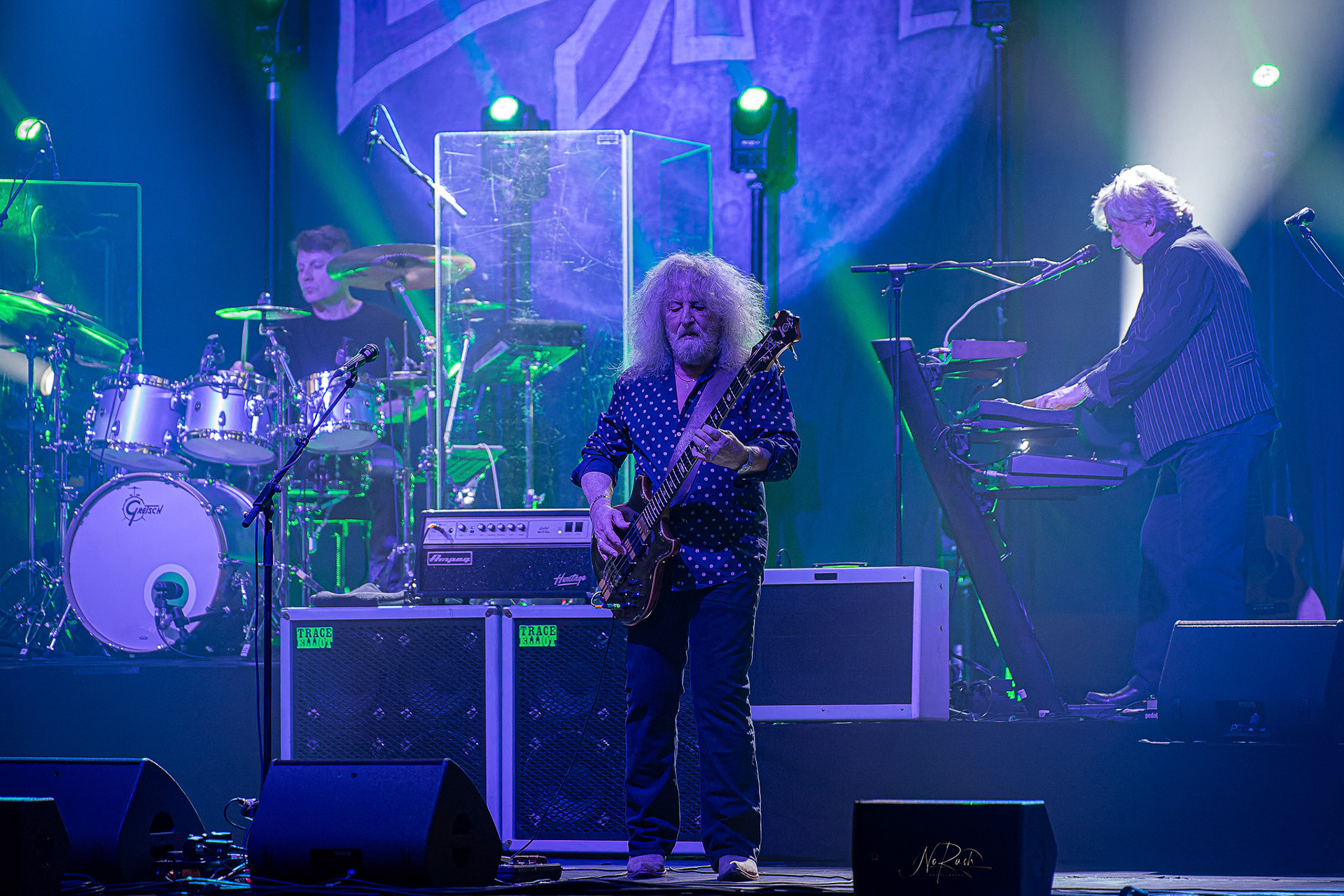 Barclay James Harvest feat. Les Holroyd