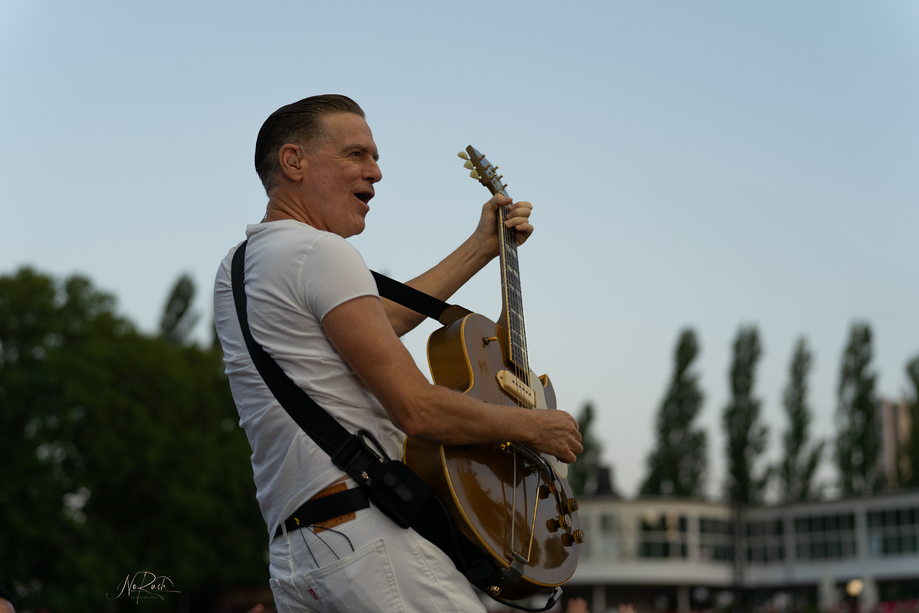 Bryan Adams 23