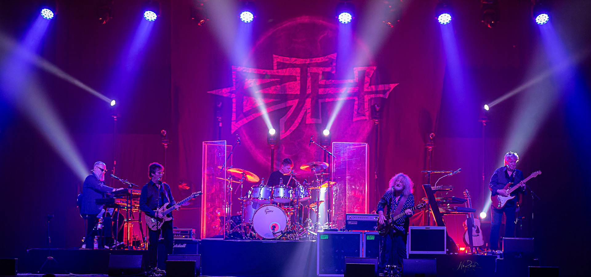 Barclay James Harvest feat. Les Holroyd