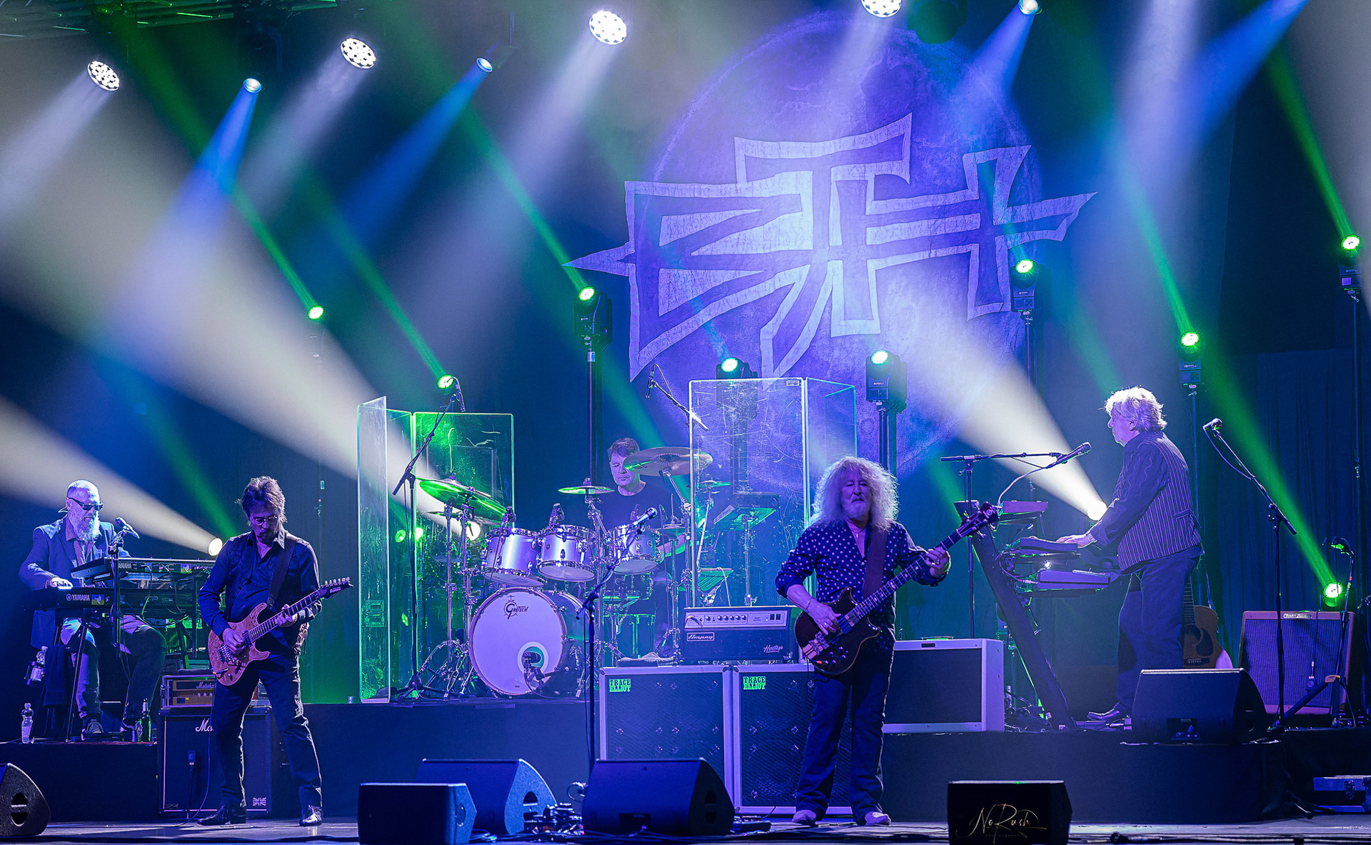 Barclay James Harvest feat. Les Holroyd