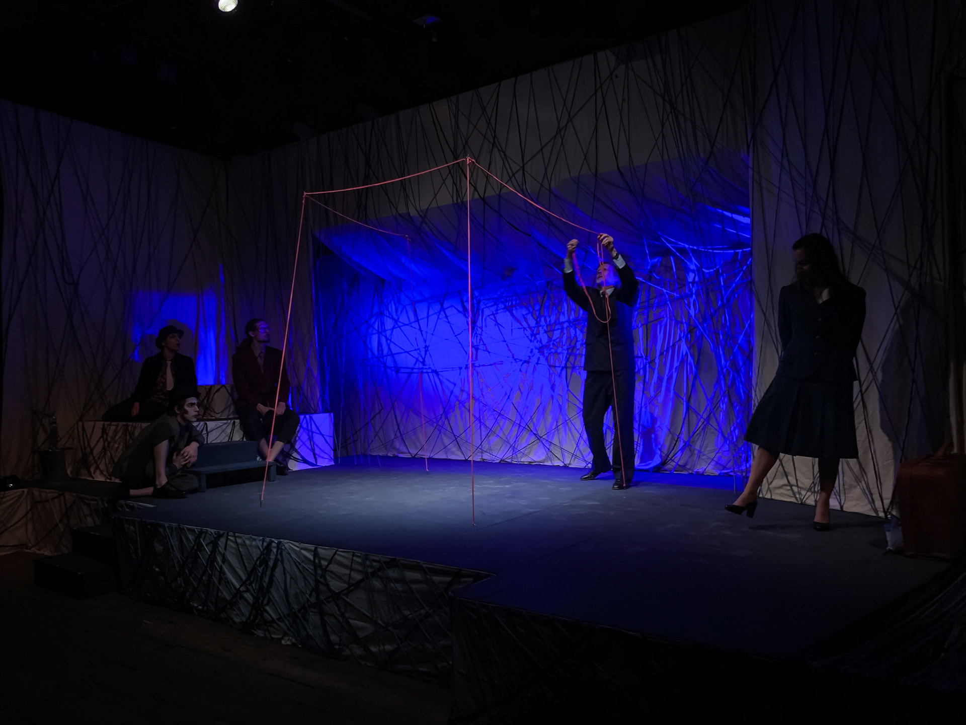 ACTOR BUILDING THE ROOM