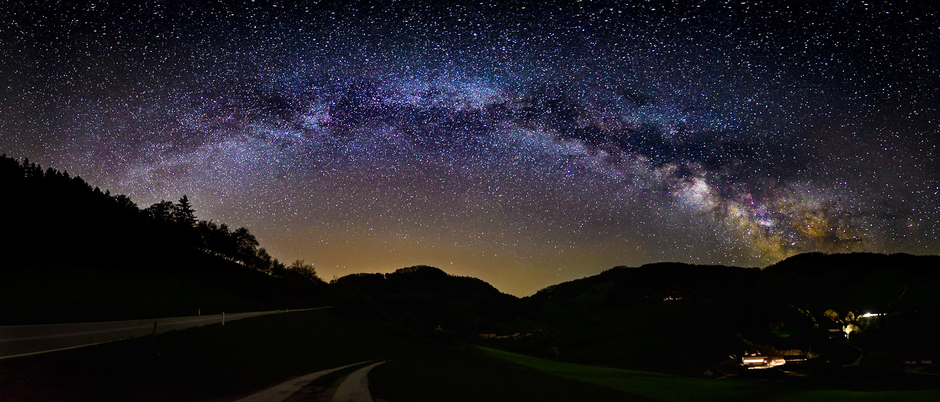 Panorama der Milchstrasse aus 11 Einzelbildern.