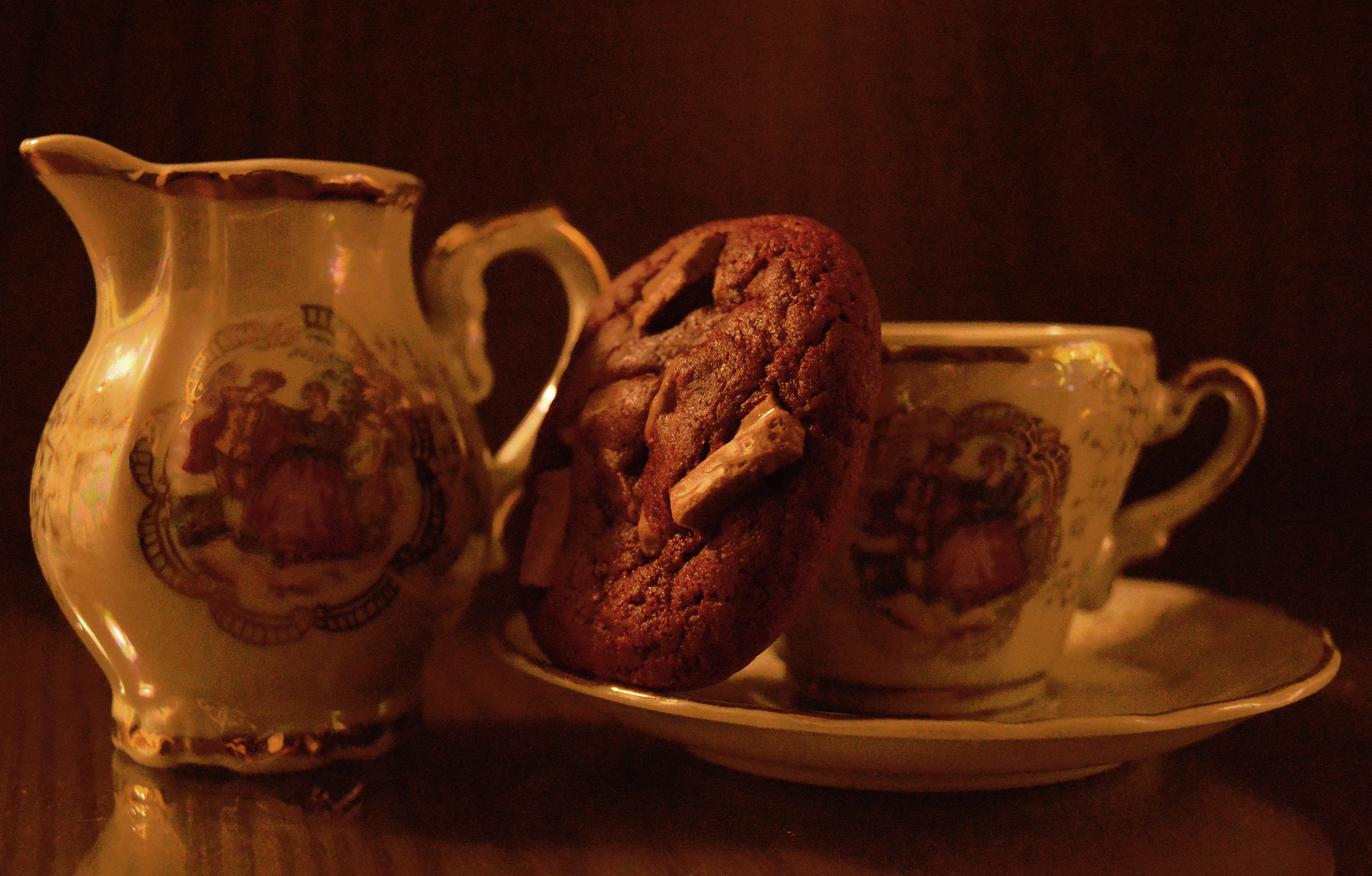 FOOD PHOTOGRAPHY - COOKIE AND A CUP OF MILK