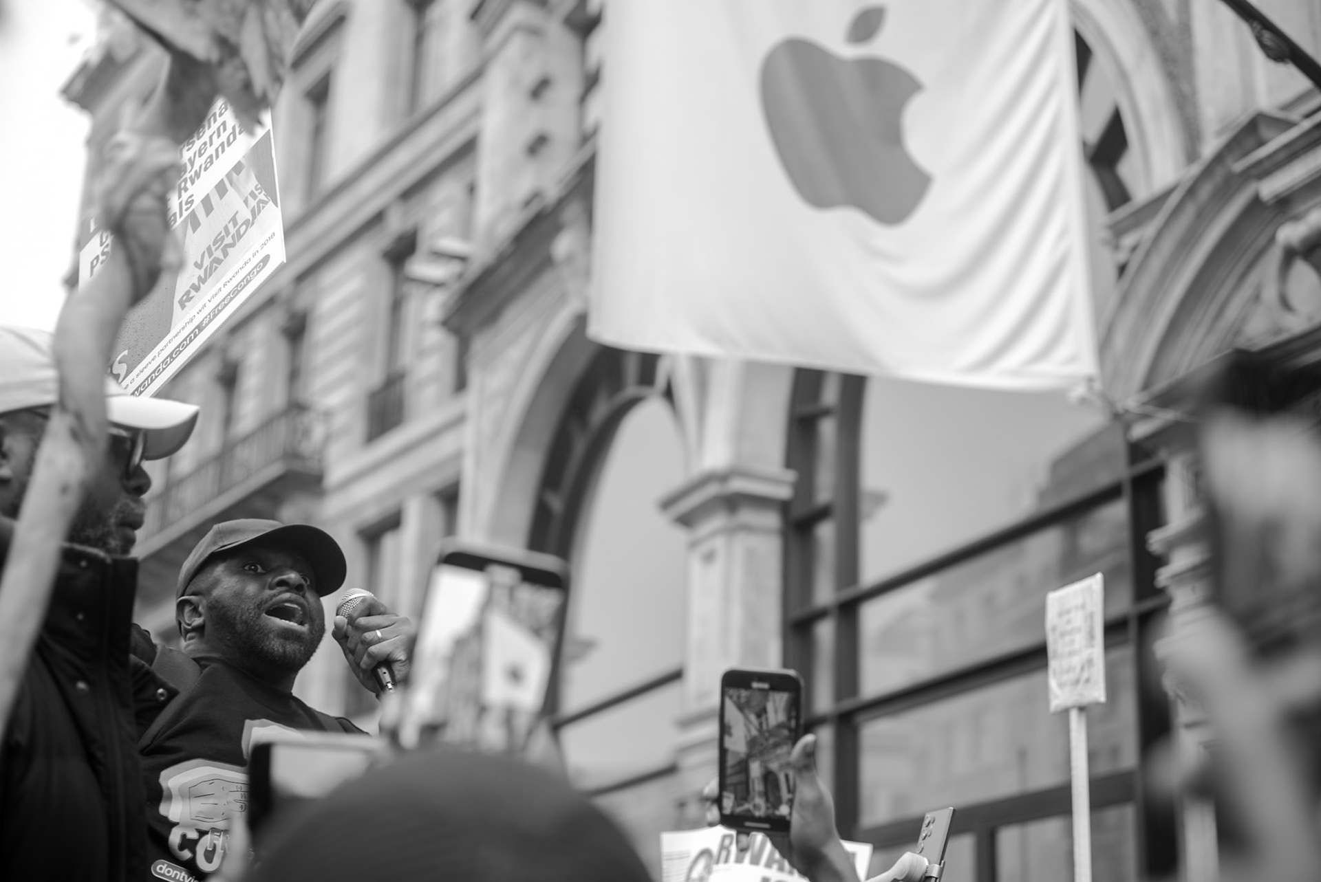 08 FEB 2025 London / UK. Congolese protesters marched through central London to highlight the deteriorating situation in Goma, Democratic Republic of Congo (DRC), which has reached a critical level due to escalating violence. Reports indicate that Rwanda-backed M23 rebels have seized control of Goma and are advancing toward key towns, including Nyabibwe, a critical mining area between Goma and Bukavu.The conflict has triggered a severe humanitarian crisis. Hospitals in Goma are overwhelmed, struggling to manage the influx of casualties. Since the assault began on January 26, 2025, over 2,900 people have died, and around 700,000 have been displaced.Alamy Live News / Aubrey Fagon