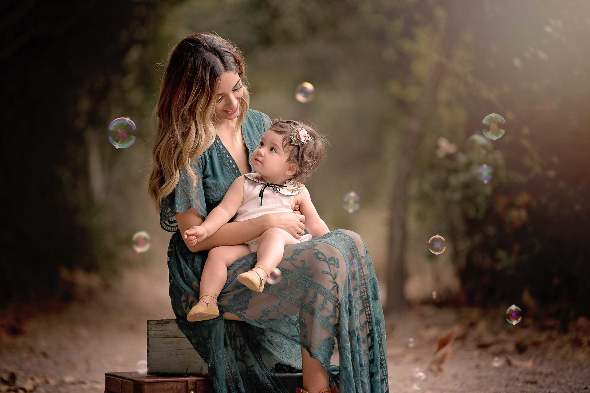 baby was actually looking at grandma blowing bubbles (off camera) and not at mom. Whatever works !