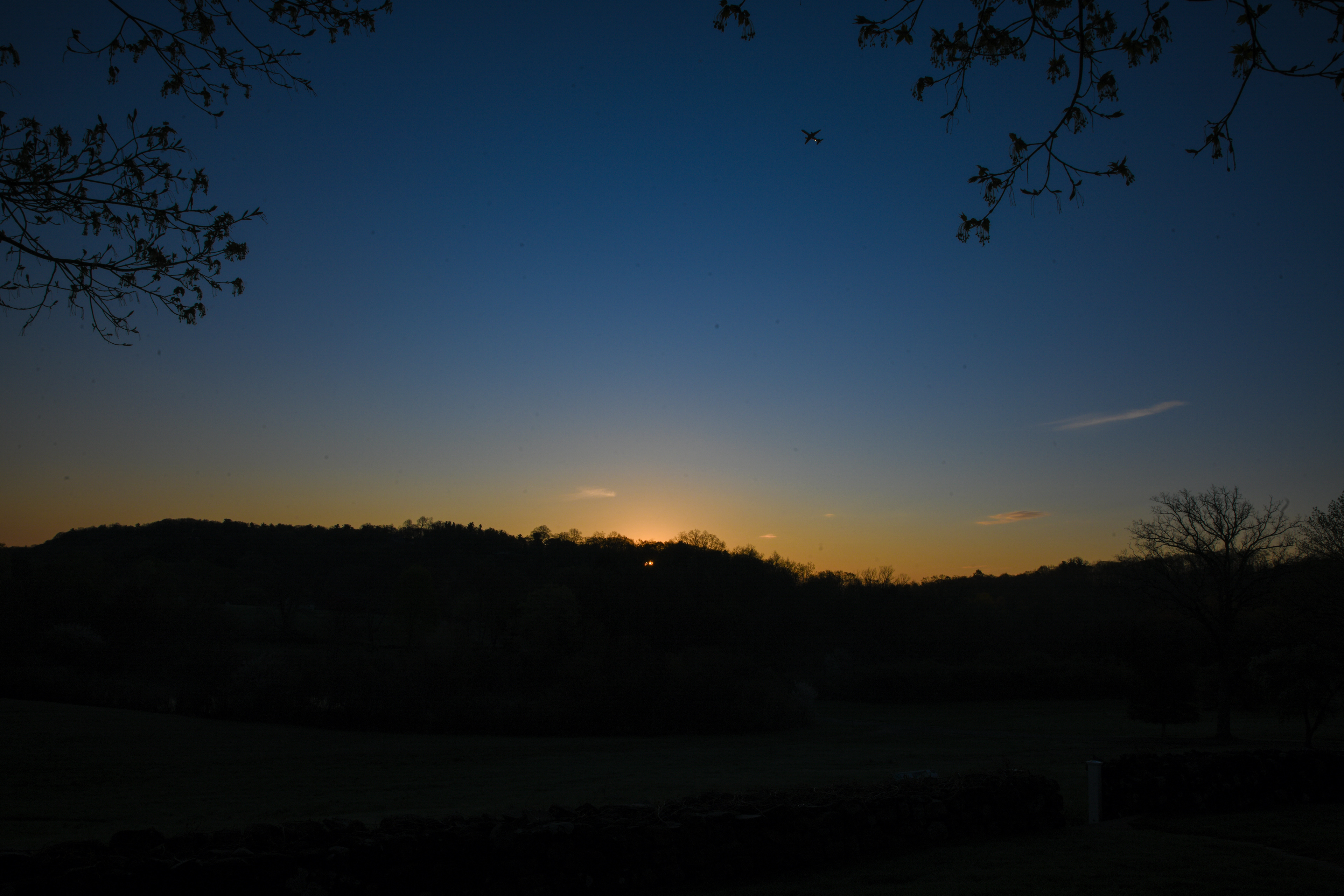 05:42 a.m. on May 06th. Can you spot the plane? (click to enlarge).