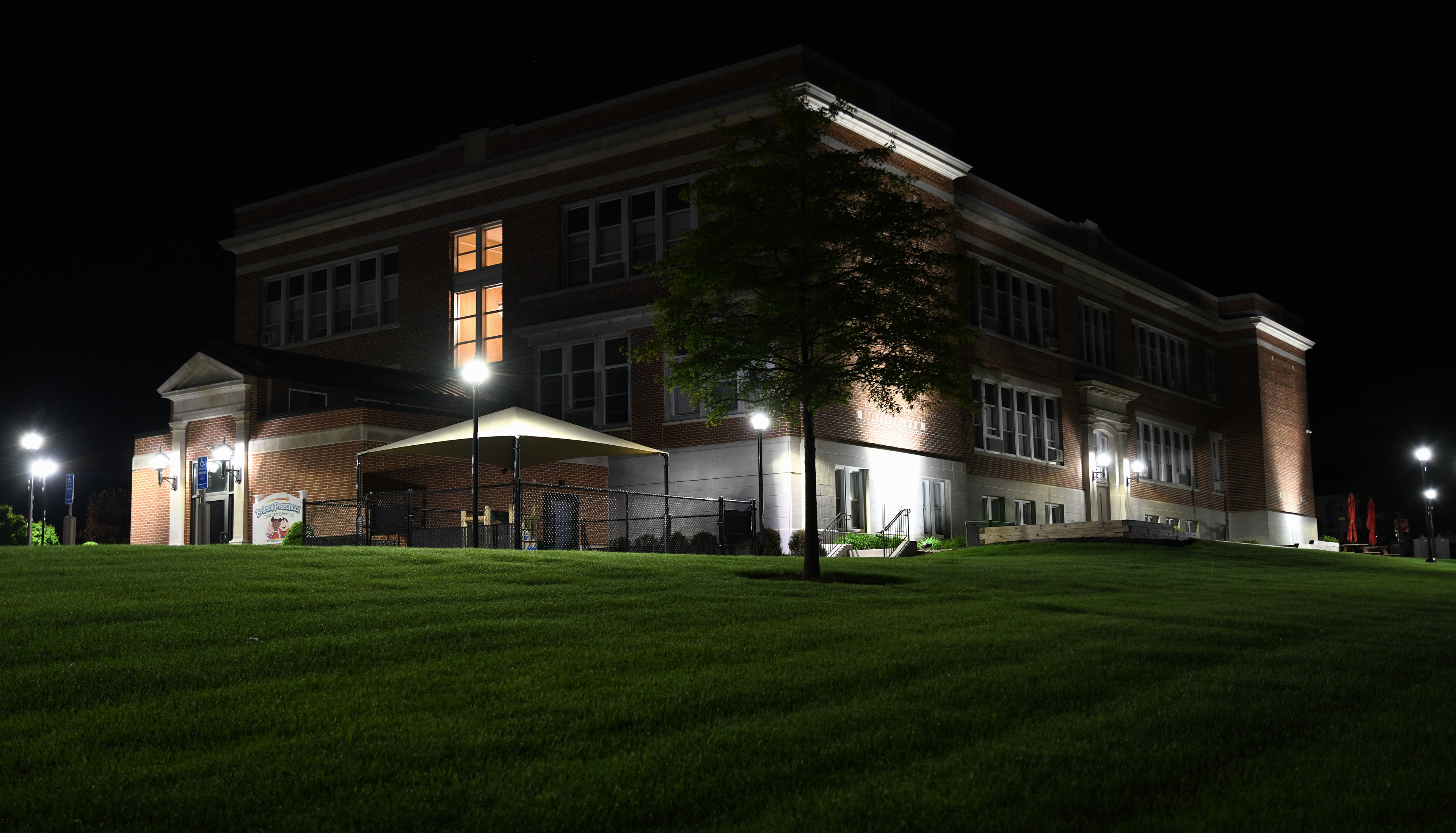 John J. Jennings School - built in 1920 - now private apartments. I love this building and all its memories. I went to school here from kindergarten through 8th grade. Named after a Bristol mayor.