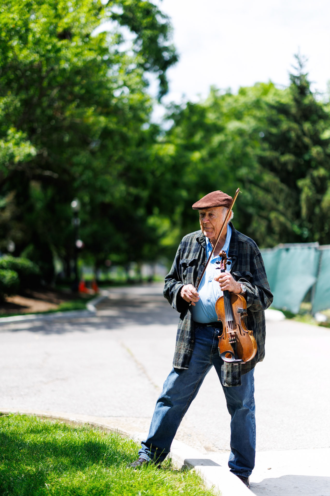 Fiddle player at Vandalia Festival 2025