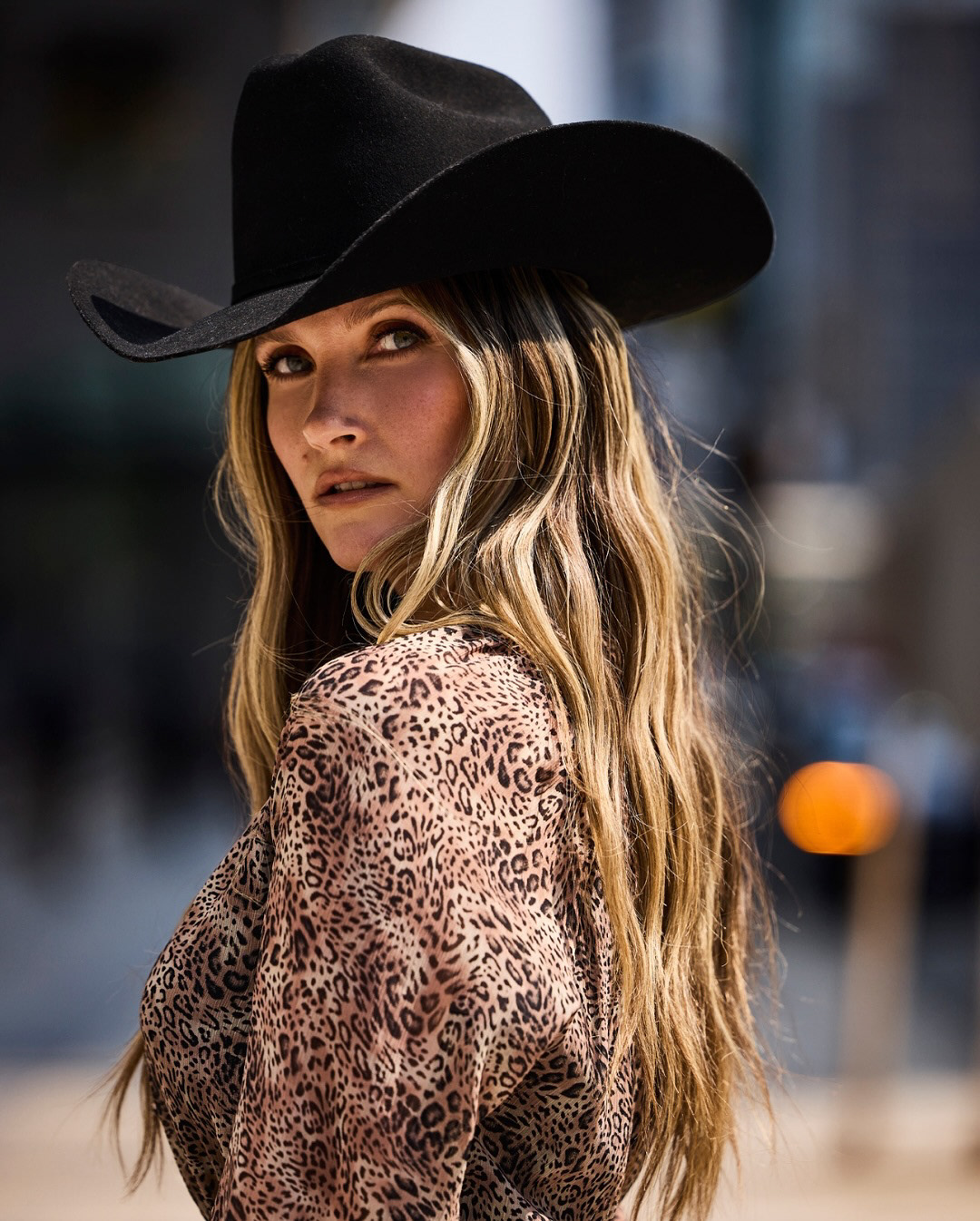 RW&CO - KACEY KULYK