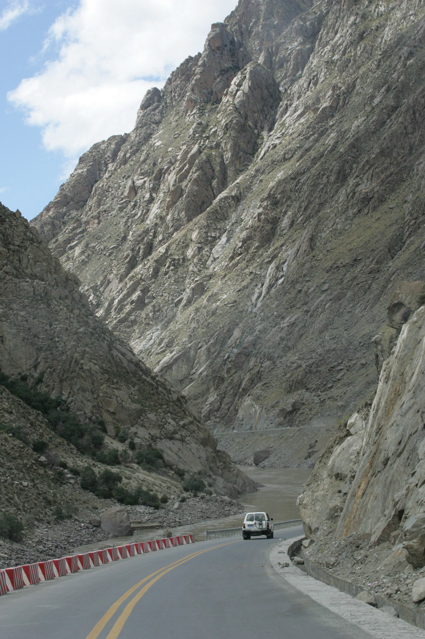 HS4B0555
