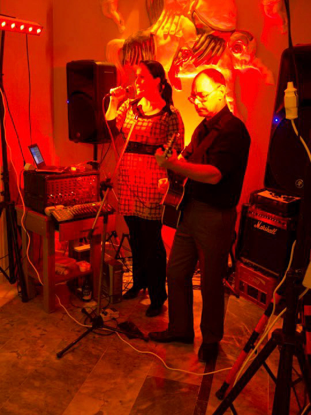 Celebrating Women´s day and the reopening of "Aphrodite´s" - with live music :-)