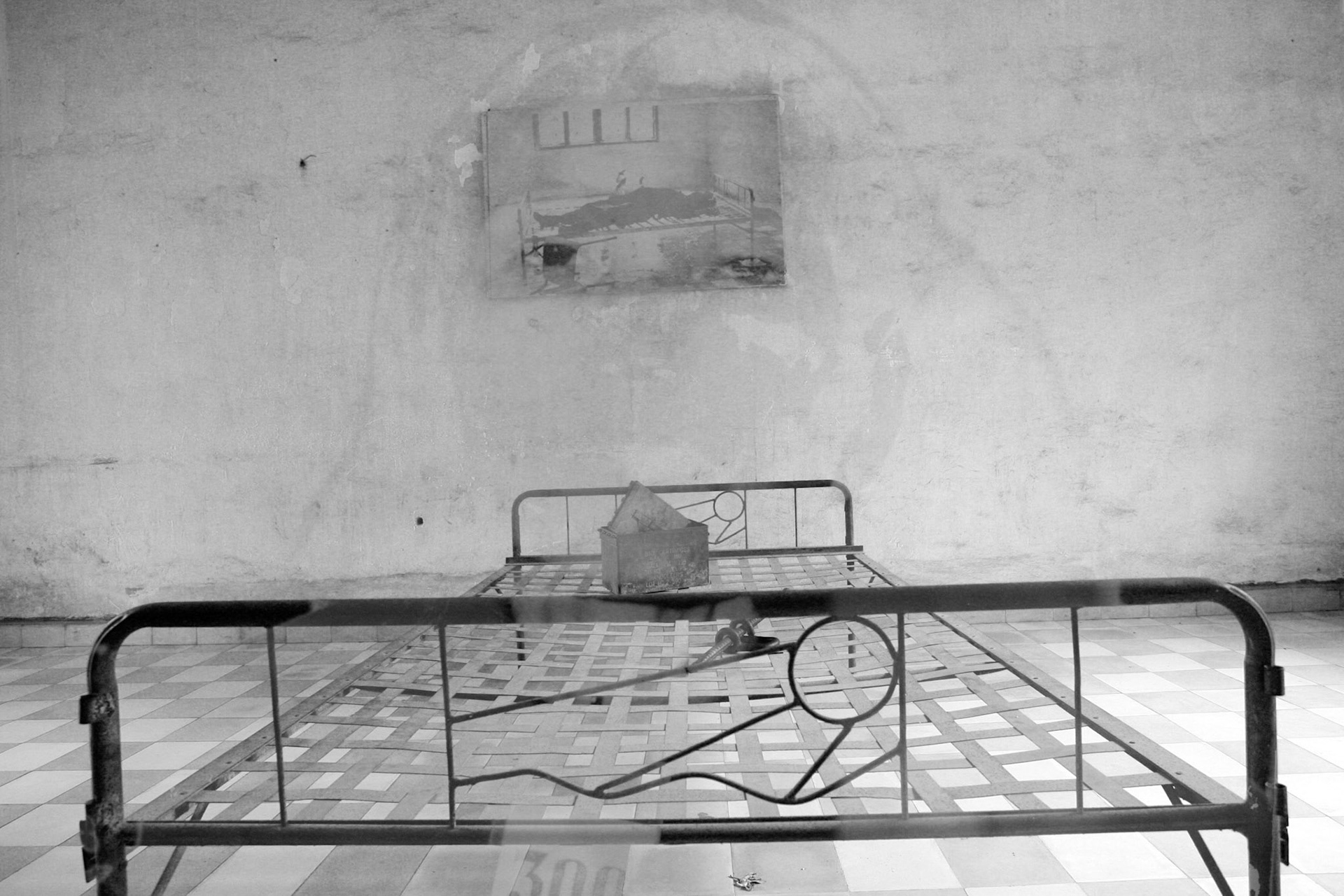 Killing Fields 2 HS4B4373MIX2-EditSvarthvit