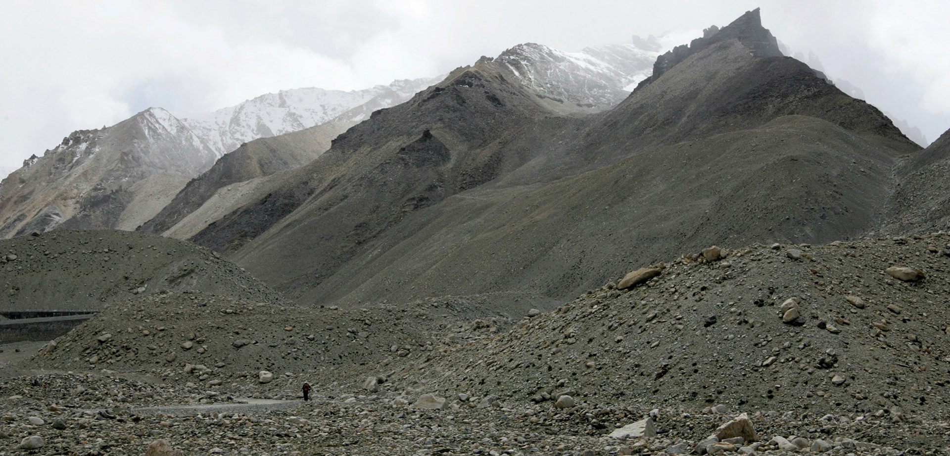 21 - Close to basecamp 4 HS4B1123