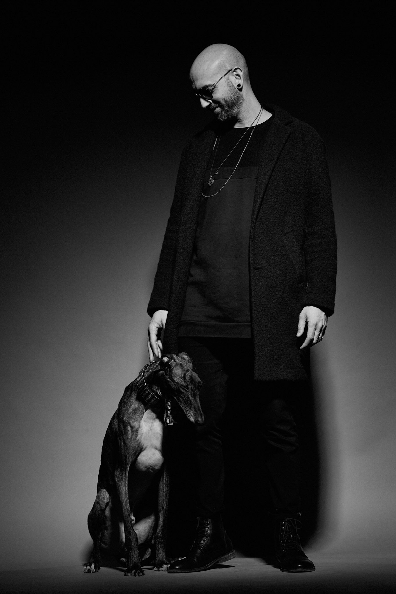 Corporate portrait VALERIANO SEMINARA hairstylist Brush Square pets Daniel Grandolfi professional portrait photographer Milano photographer Fashion and Beauty Tortona area Advertising Photographer Porta Genova photographer editorial magazines Vogue Profoto Lighting Canon Cameras 2