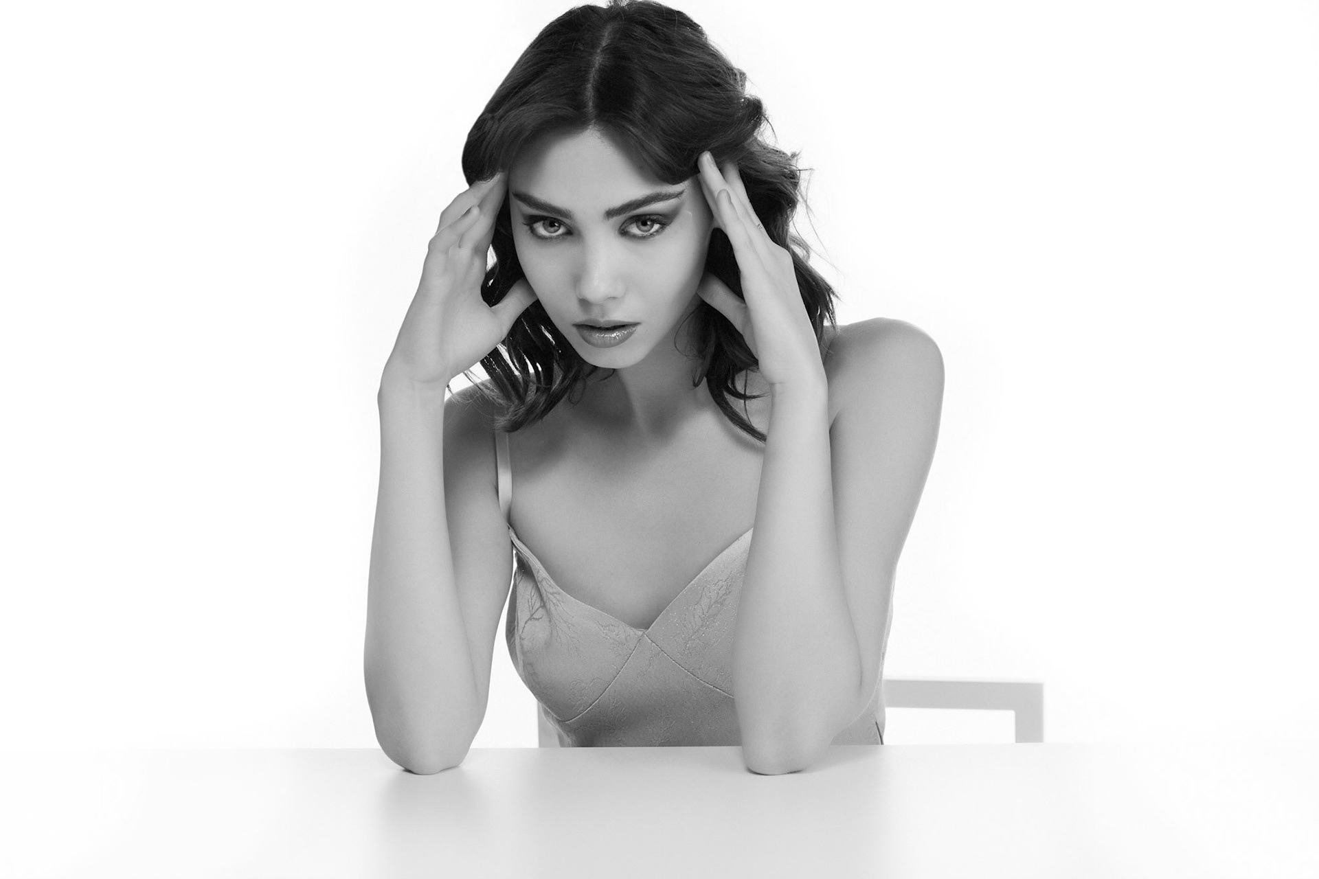 YELYZAVETA model wave look book Daniel Grandolfi professional portrait photographer Milano photographer Fashion and Beauty Tortona area Advertising Photographer Porta Genova photographer editorial magazines Vogue Profoto Lighting Canon Cameras 2