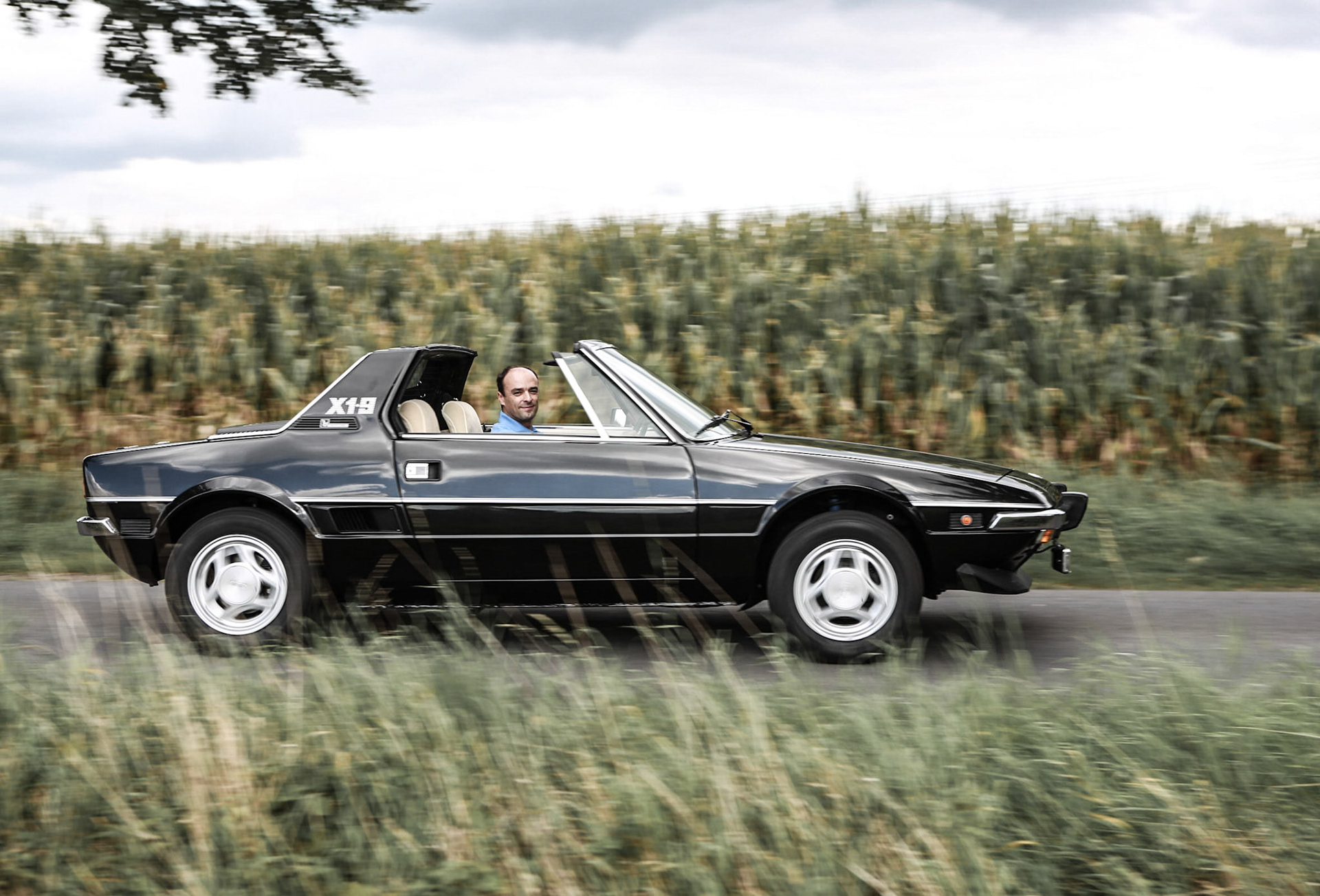 Fiat X1/9 Lido. Die Suche nach der schwarzen Lido-Tänzerin. Published in Auto Classic, Germany