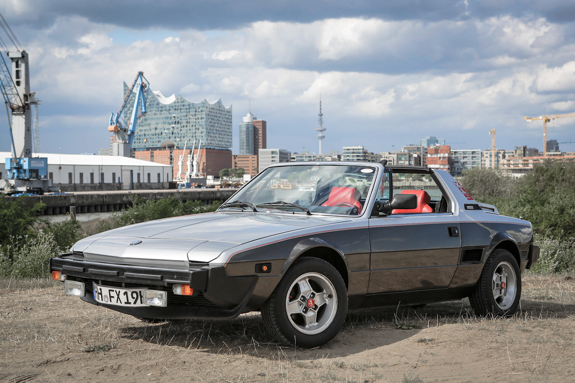 Bertone X1/9. These copyrighted images are only to be published with the copyrighted story "In Hamburg sagt man Tschüß" by Bob Heinemann. Published in Zwischengas, CH.