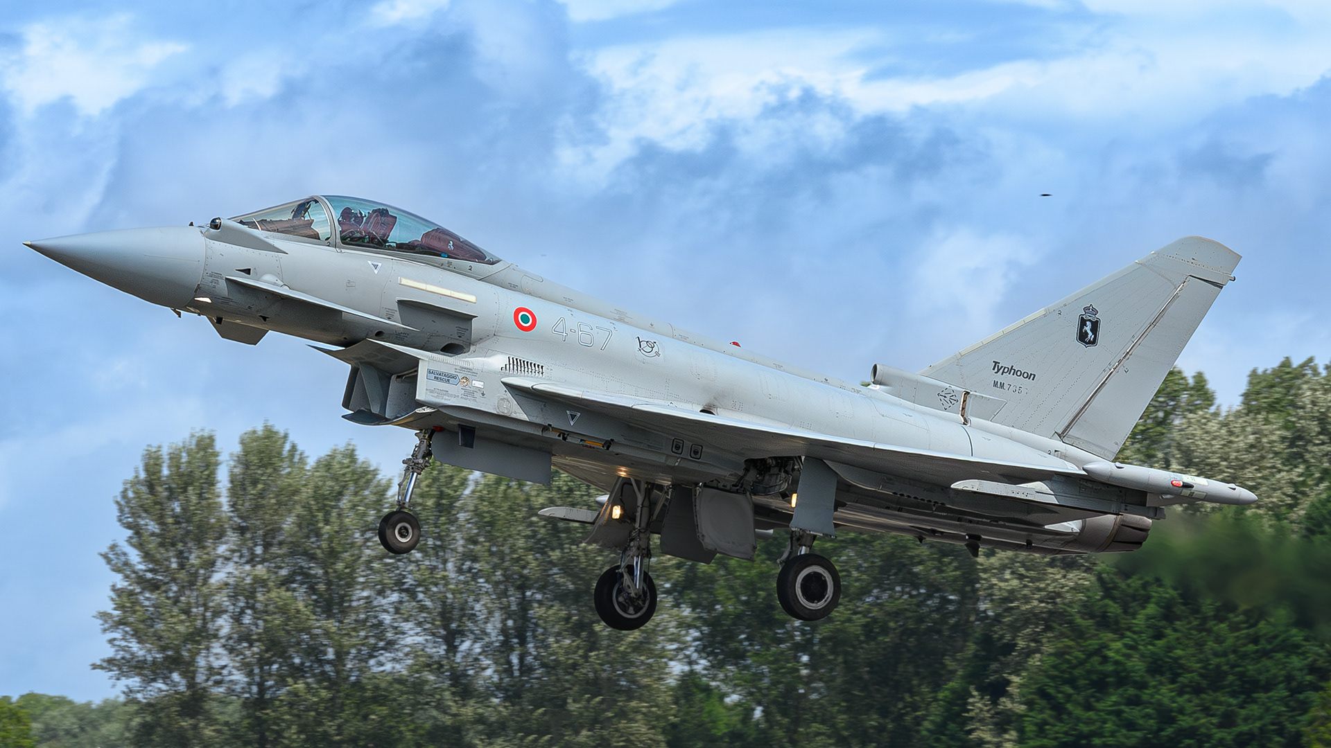 Eurofighter Typhoon from the Italian Air Force landing at RAF Fairford in July 2023. Registration / serial 4-67 / MM7357.