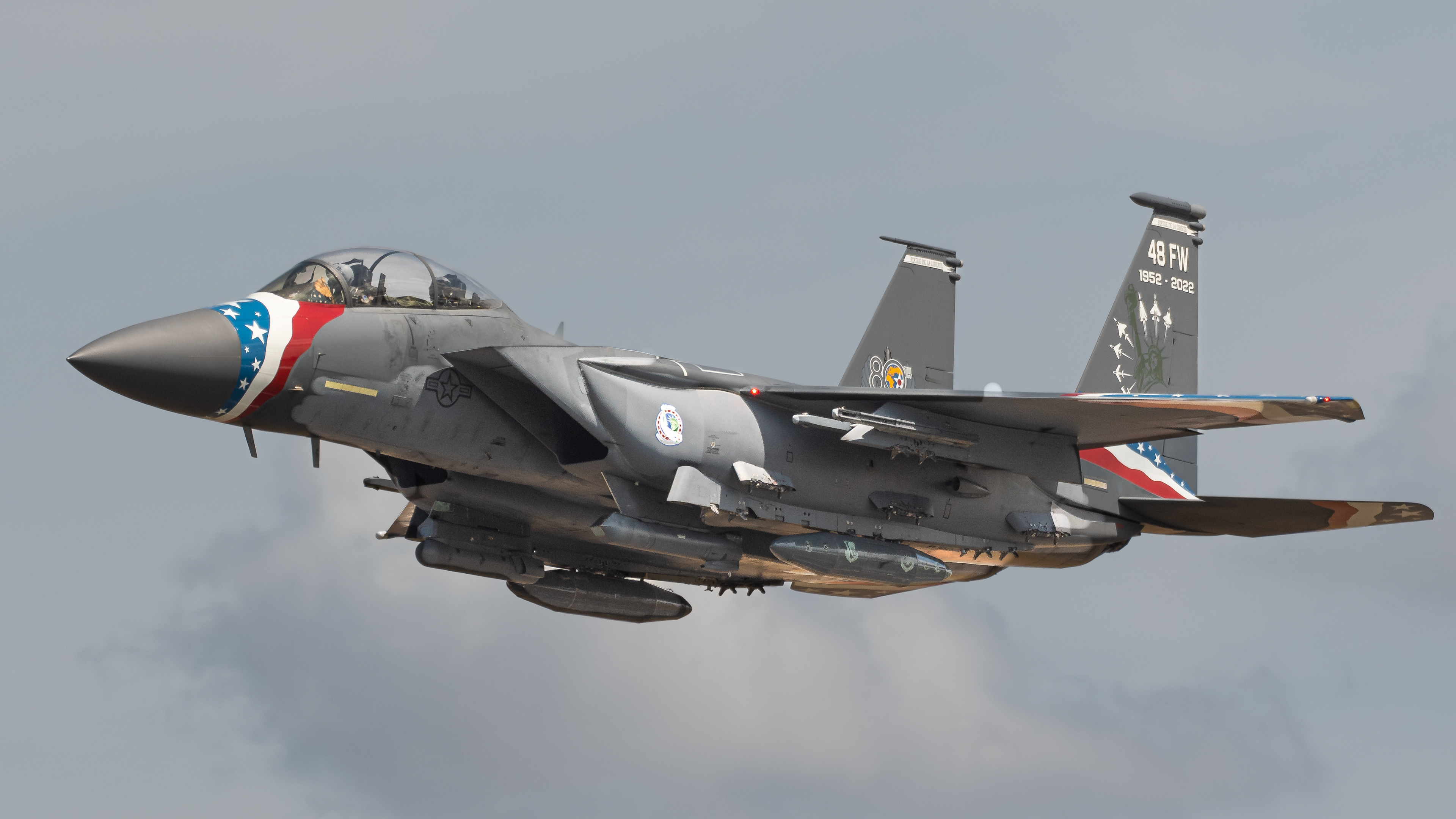 F15E Strike Eagle from the USAF (48 Fighter Wing at RAF Lakenheath) departing RAF Fairford in July 2022. Registration / serial 92-0364..