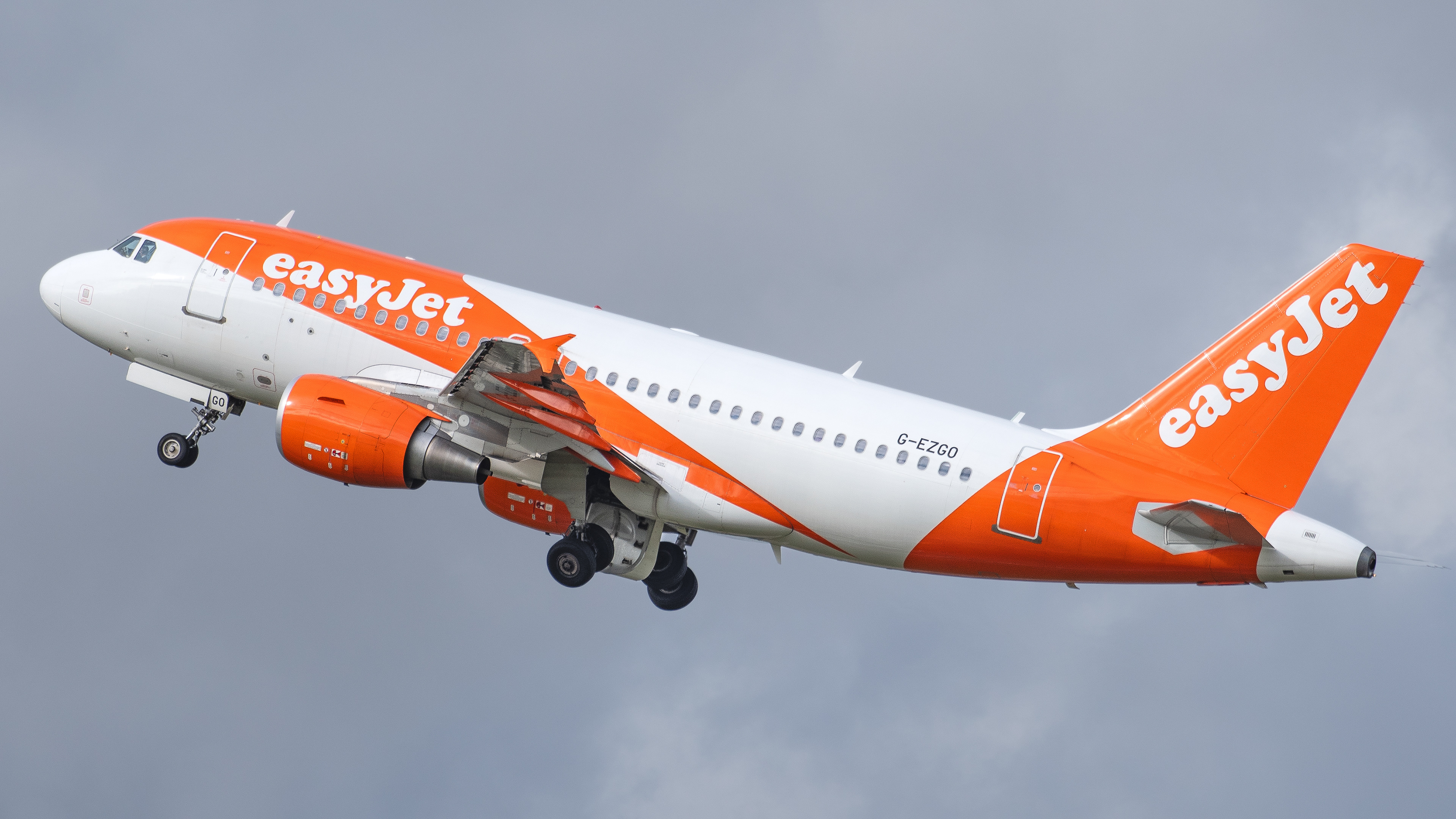 Airbus A319 operated by EasyJet departing London Stansted Airport. Registration G-EZGO..