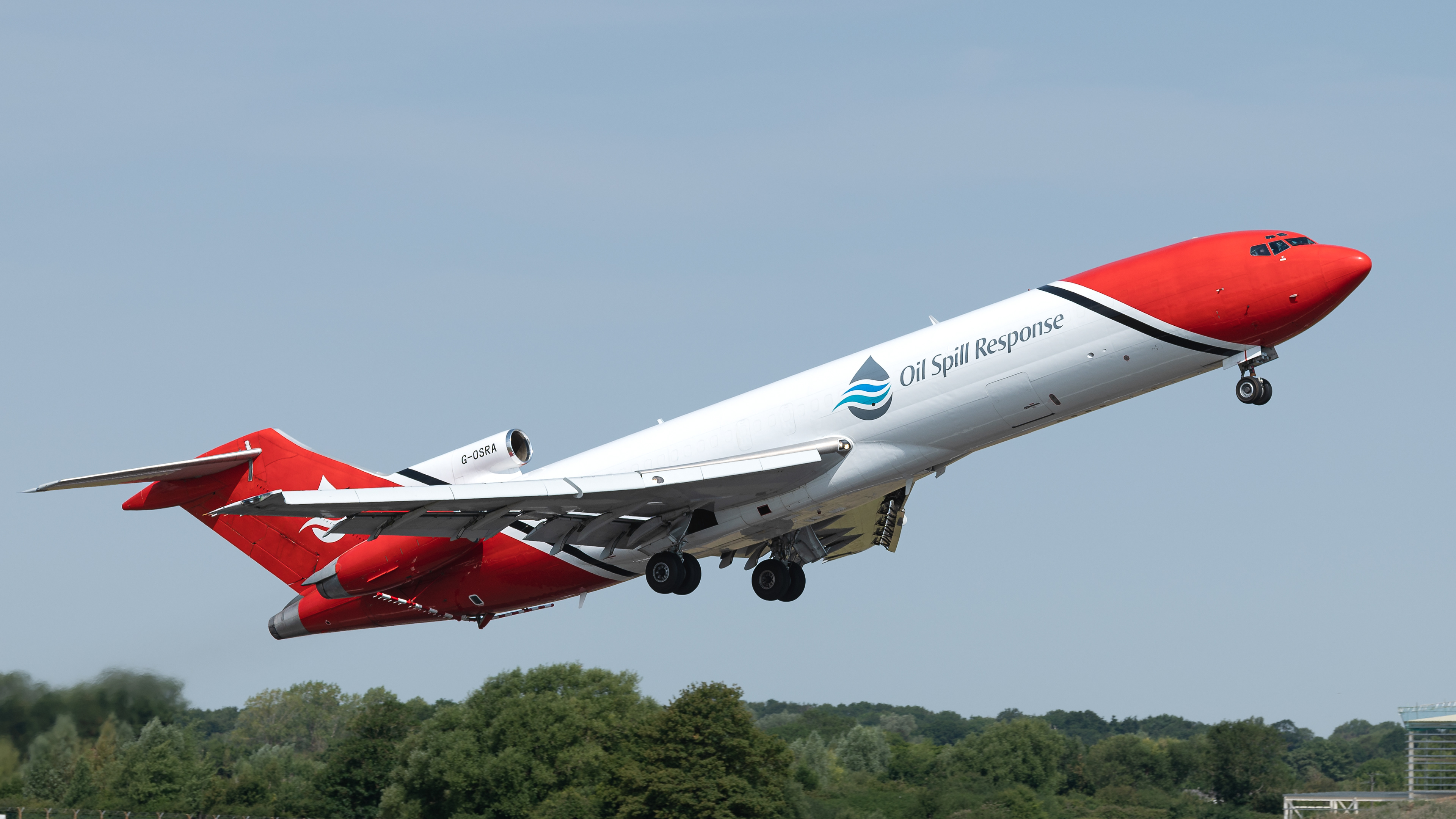Boeing 727 operated by Oil Spill Response departing the Royal International Airshow. Registration G-OSRA.