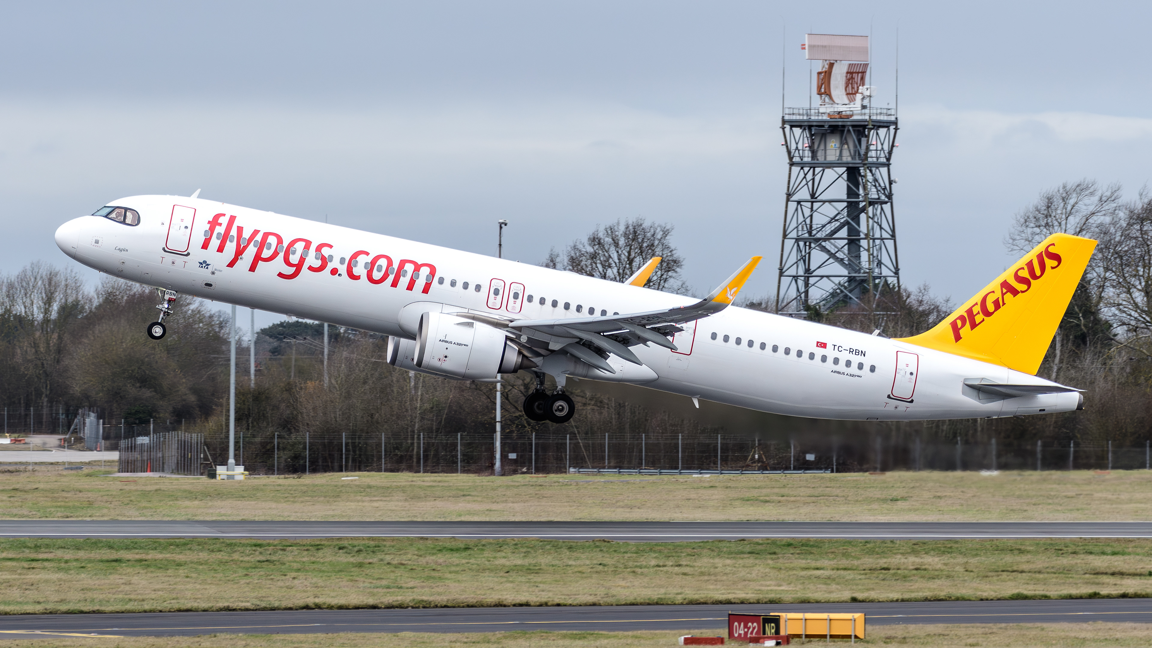 Airbus A320-251NX - TC-RBN - London Stansted Airport - December 2023