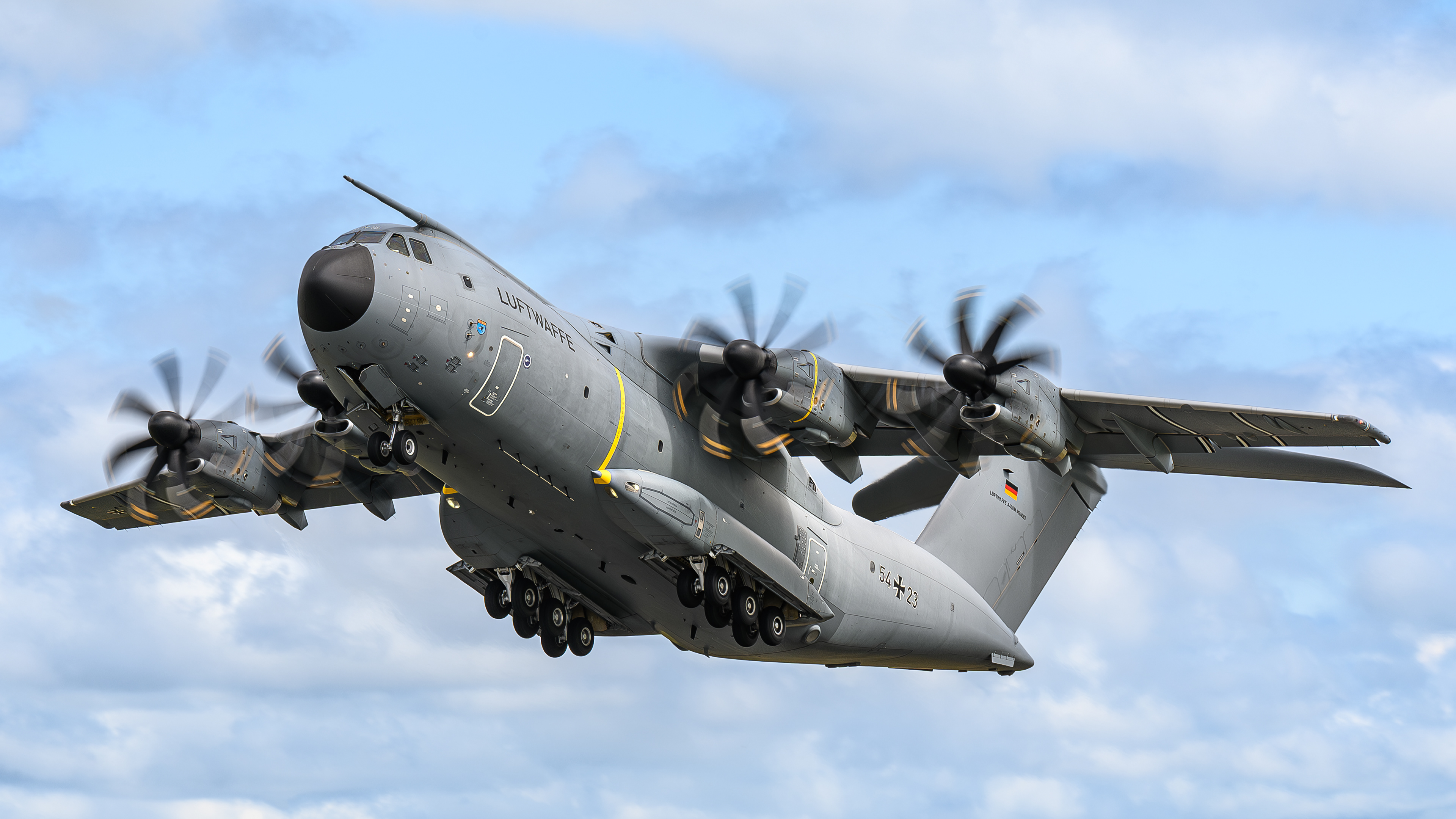 A400M from the German Air Force departing RAF Fairford in July 2024. Registration / serial 54+23 / MSN083