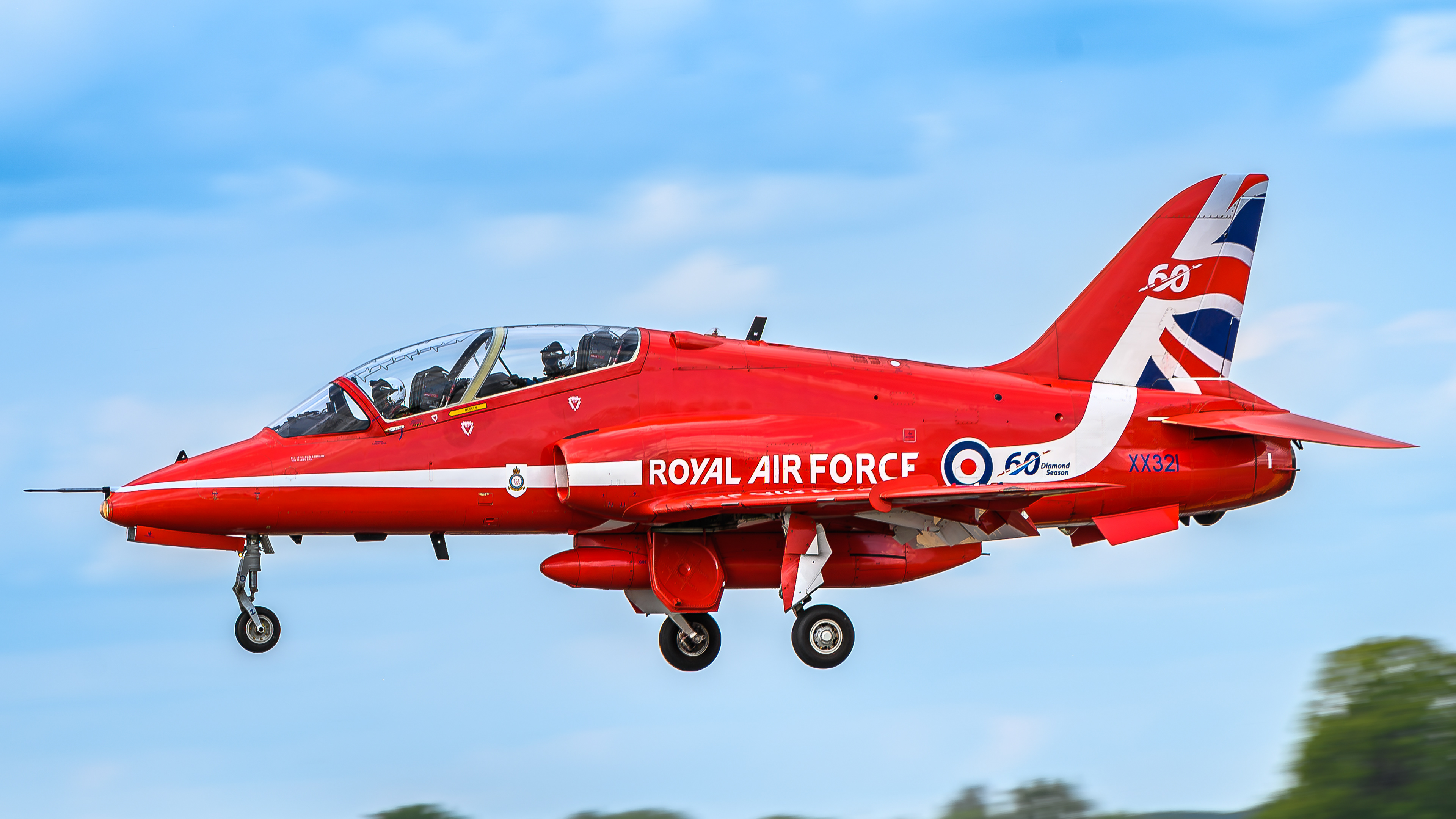 BAe Hawk T1 from the RAF Red Arrows at RAF Fairford in July 2024. Registration / serial XX321.