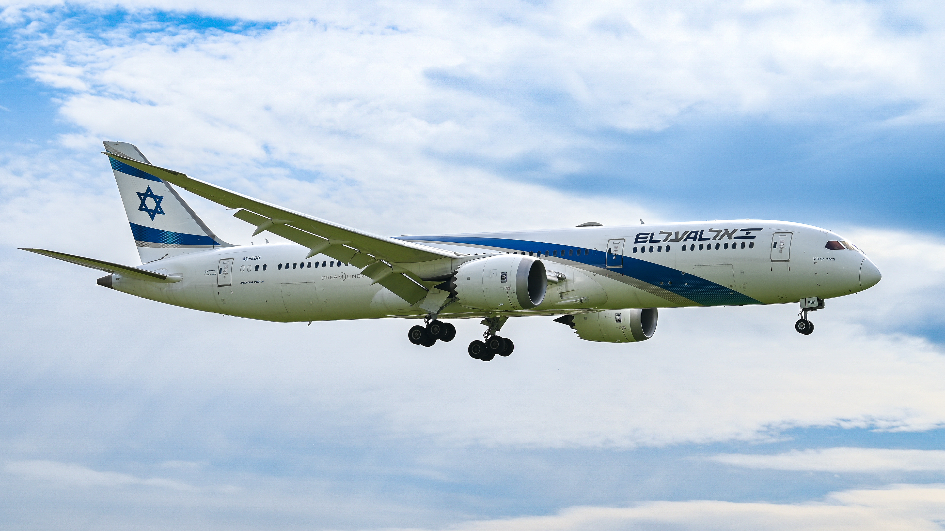 Boeing 737 Dreamliner operated by Israel Airlines landing at Heathrow Airport. Registration 4X-EDH.