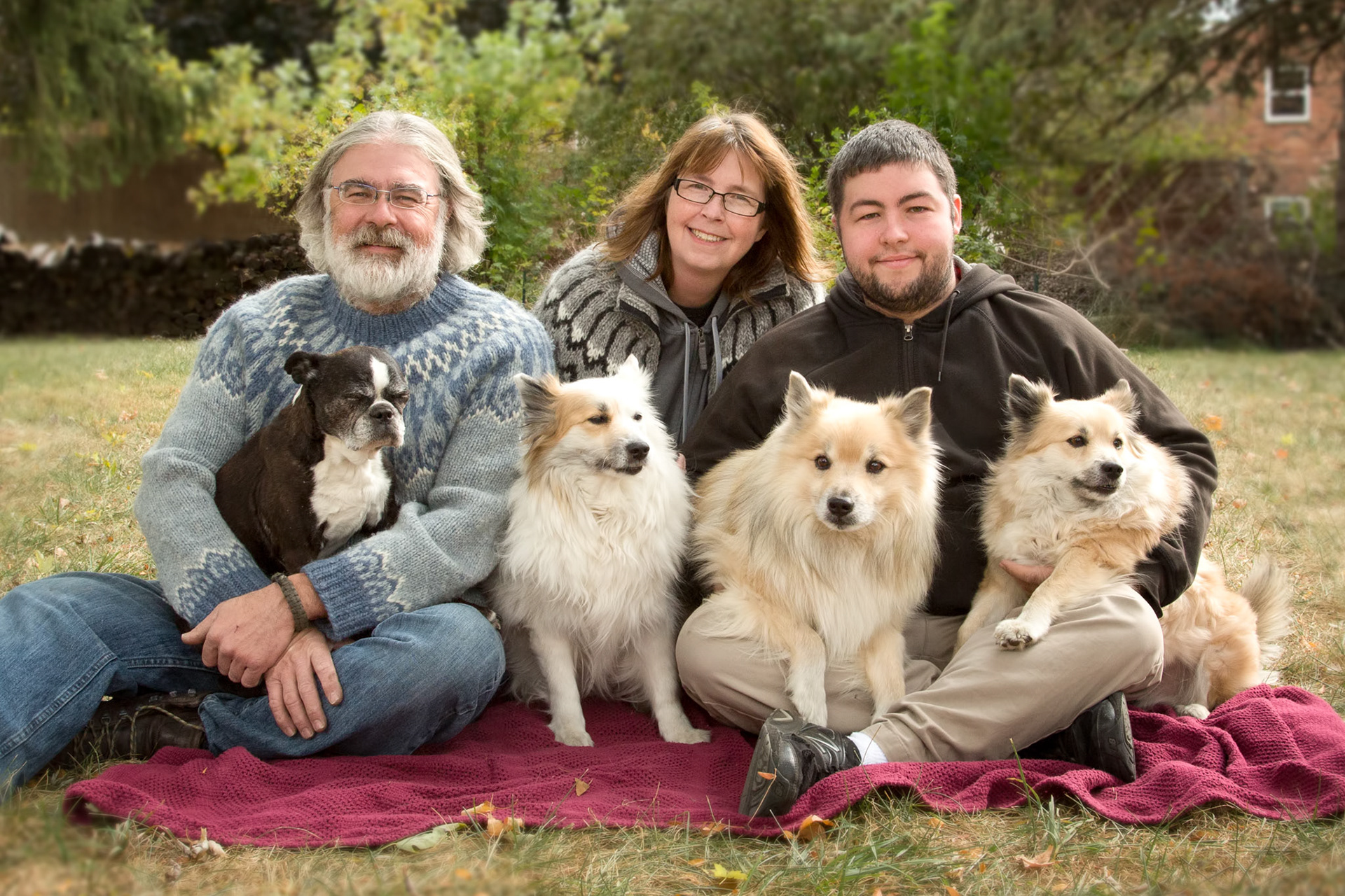 Jeff, Maggý Kiddi, Adrienne, Snotra, Spurðann and Nella