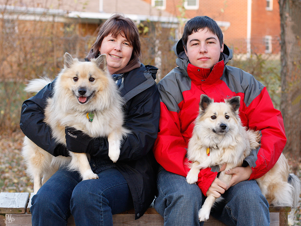 Spurðann, Maggý Kristinn and Nella