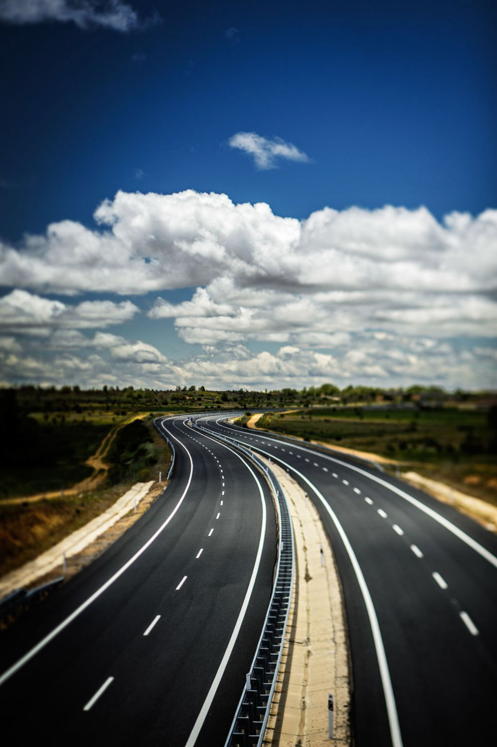 Highway AP-71 León-Astorga. León, Castilla y León. Within civil engineering, it is widely acknowledged that, under normal circumstances, it is only sensible to build a highway if the average daily traffic (ADT) on a certain stretch exceeds 10,000 vehicles. Highway AP-71 from León to Astorga was opened in 2002 and has never reached more than half that figure (its ADT for 2014 was 4,000 vehicles). The concessionary filed for bankruptcy, so the construction cost of €115 million for this 37 km stretch will, most probably, be paid with public money through the rescue of the toll-highways in deficit.