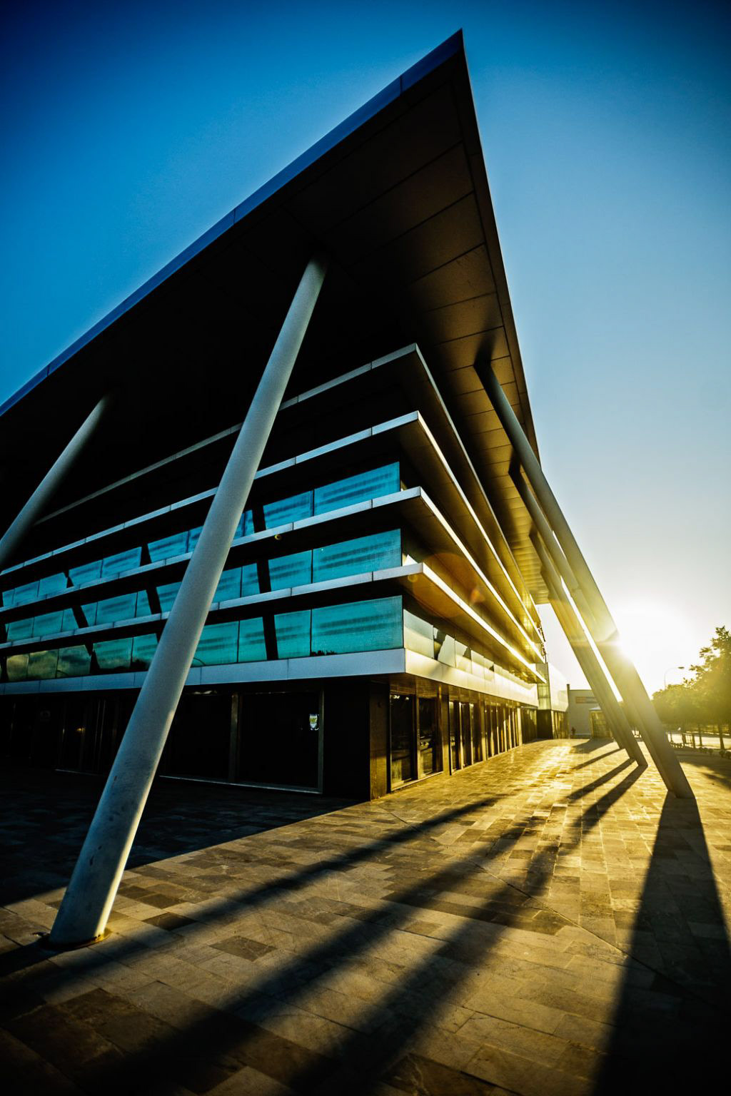 ”Son Valentí” office building. Palma de Mallorca, Illes Balears. The property bubble was not only about the residential market. All around Spain it is easy to find empty or nearly empty office buildings like this one.