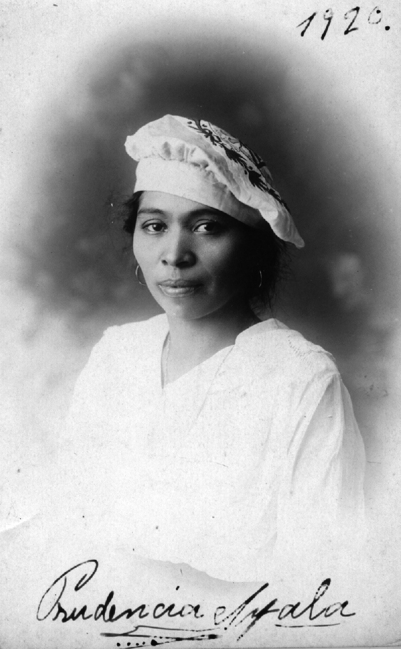 Prudencia Ayala (1885-1936) fut une écrivaine, journaliste, femme politique et militante sociale salvadorienne. Elle lutta pour la reconnaissance des droits des femmes au Salvador et devint une figure historique de l'Amérique hispanique en étant la première femme candidate à la présidence de son pays.