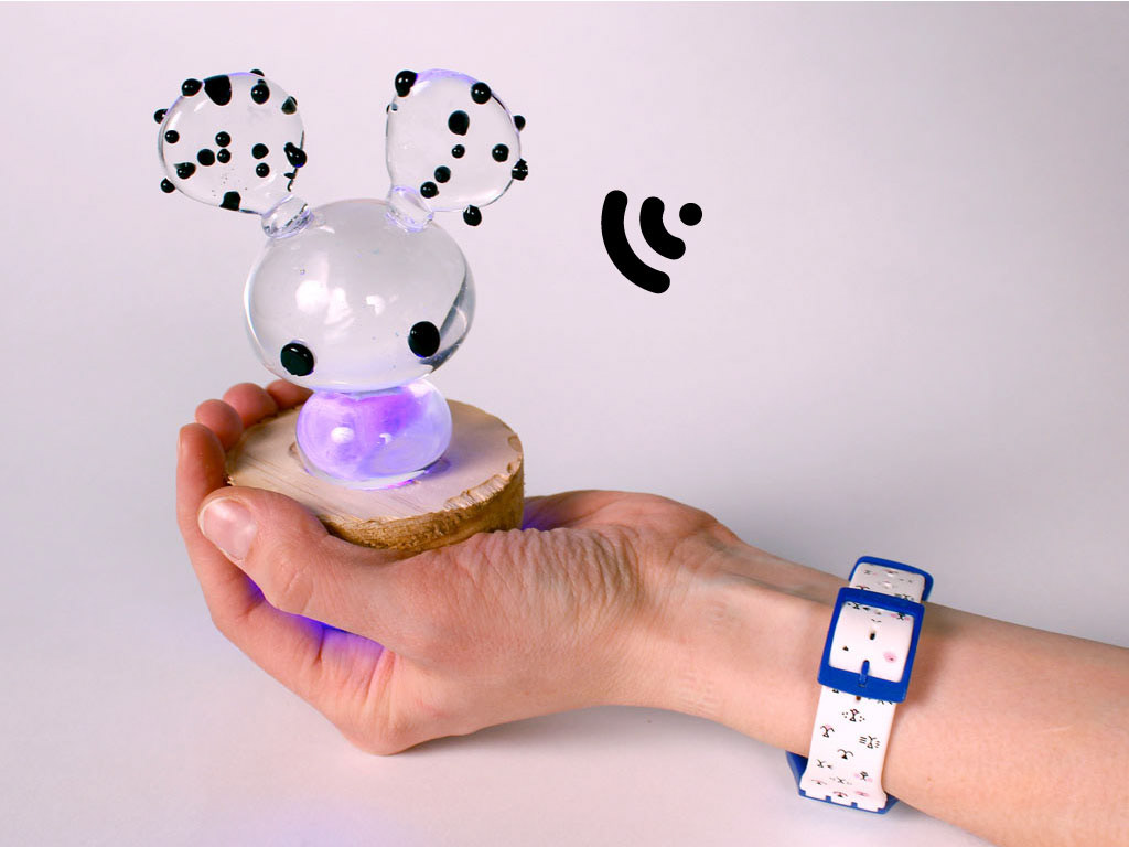 Toy lights up when important message is received